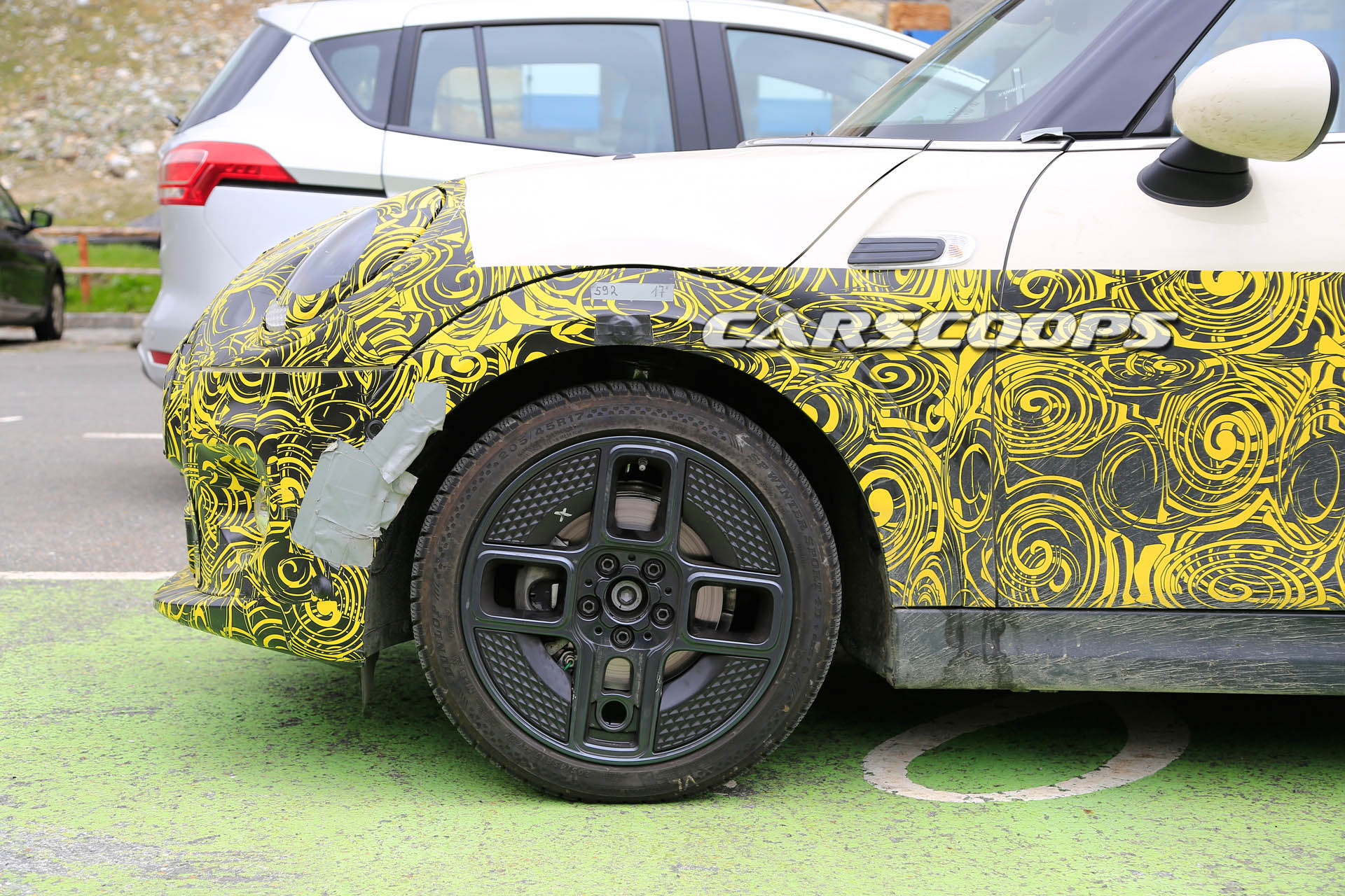 mini-electric-spy-shots-04 Mini Electric Looks Almost Ready To Plug In To The EV Market