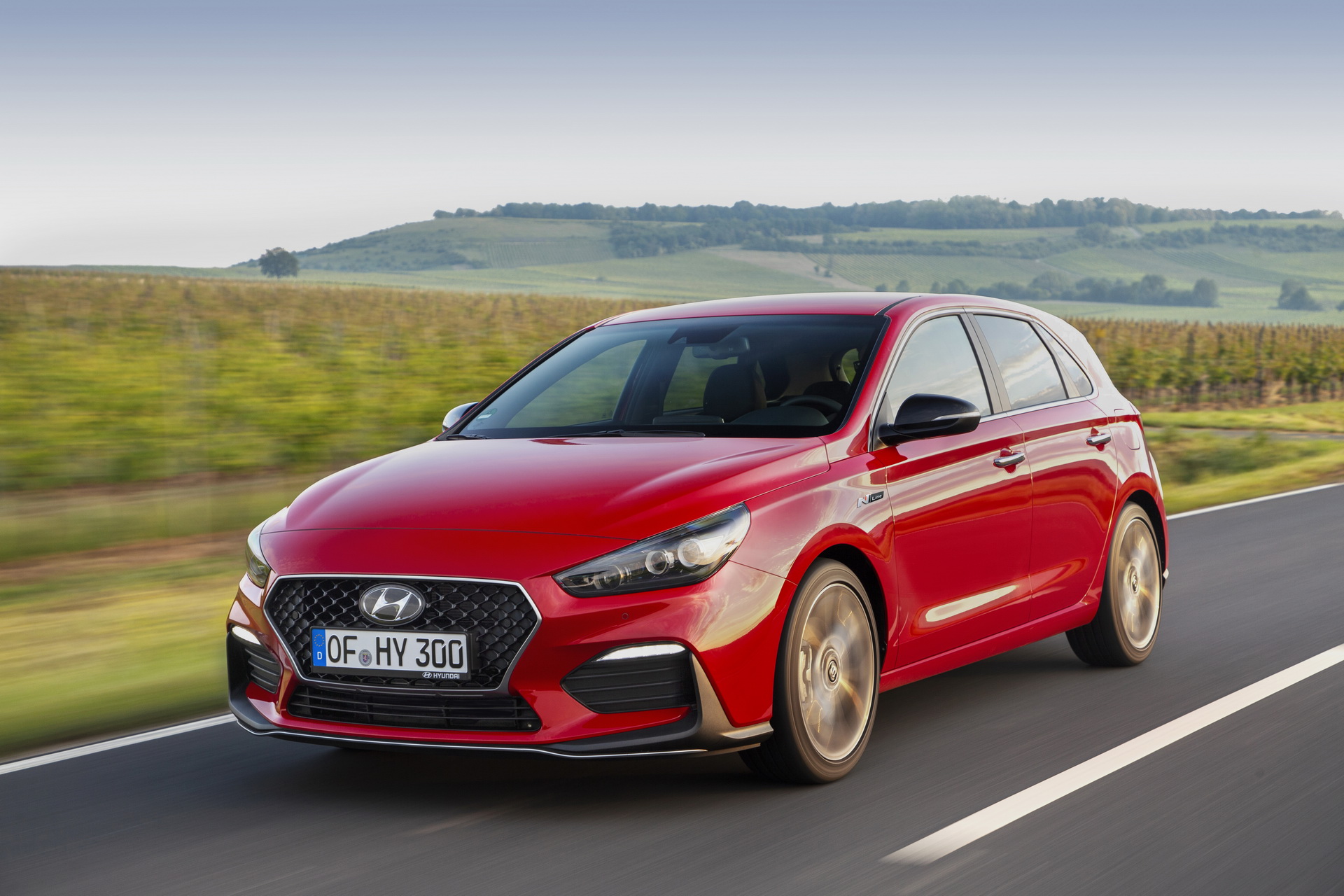 2019-hyundai-i30-n-line-1 New Hyundai i30 N Line May Look Like A Hot Hatch, But It Ain’t One