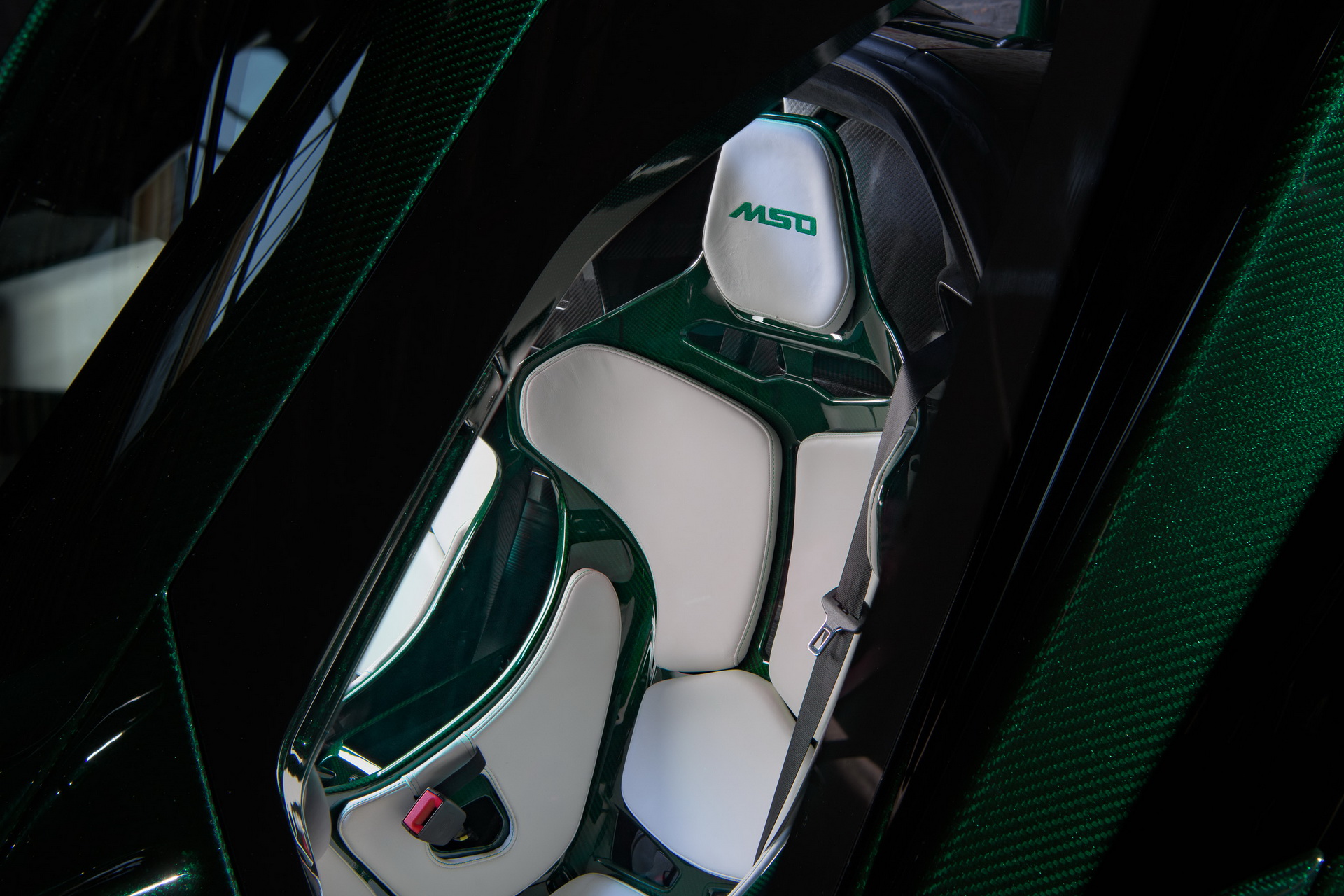McLaren-Senna-Customer-07 First McLaren Senna Delivered In North America Is Covered In Green Carbon Fiber