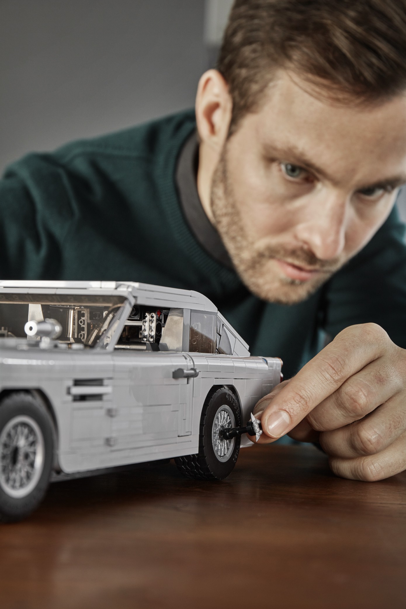LEG0-Aston-Martin-DB5-76 LEGO’s James Bond Aston Martin DB5 Has A Working Ejector Seat