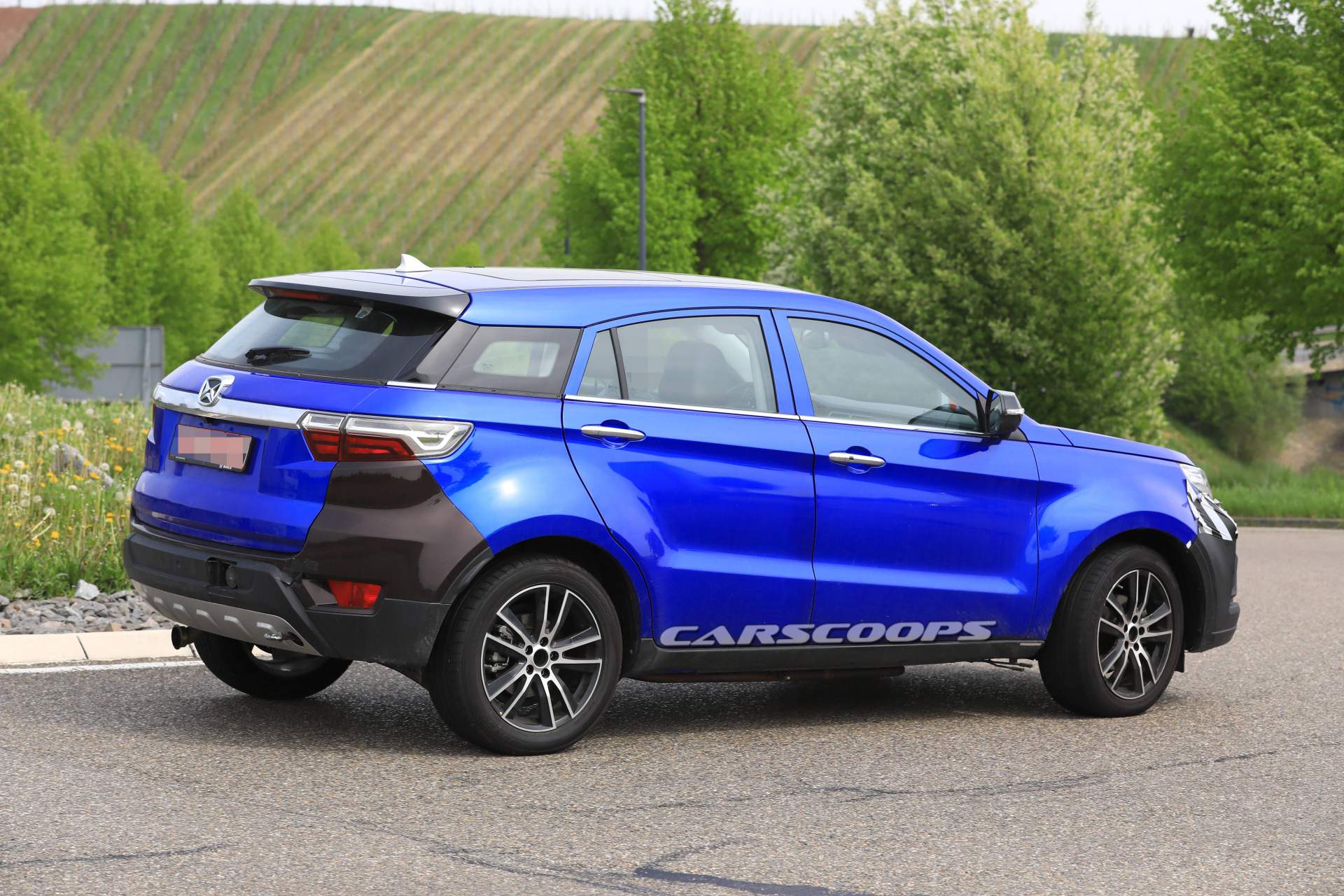 2019-Jiangling-Yusheng-S330-7 2019 Jiangling Yusheng S330 Is Yet Another (Horribly Named) Chinese Car Spied In Europe