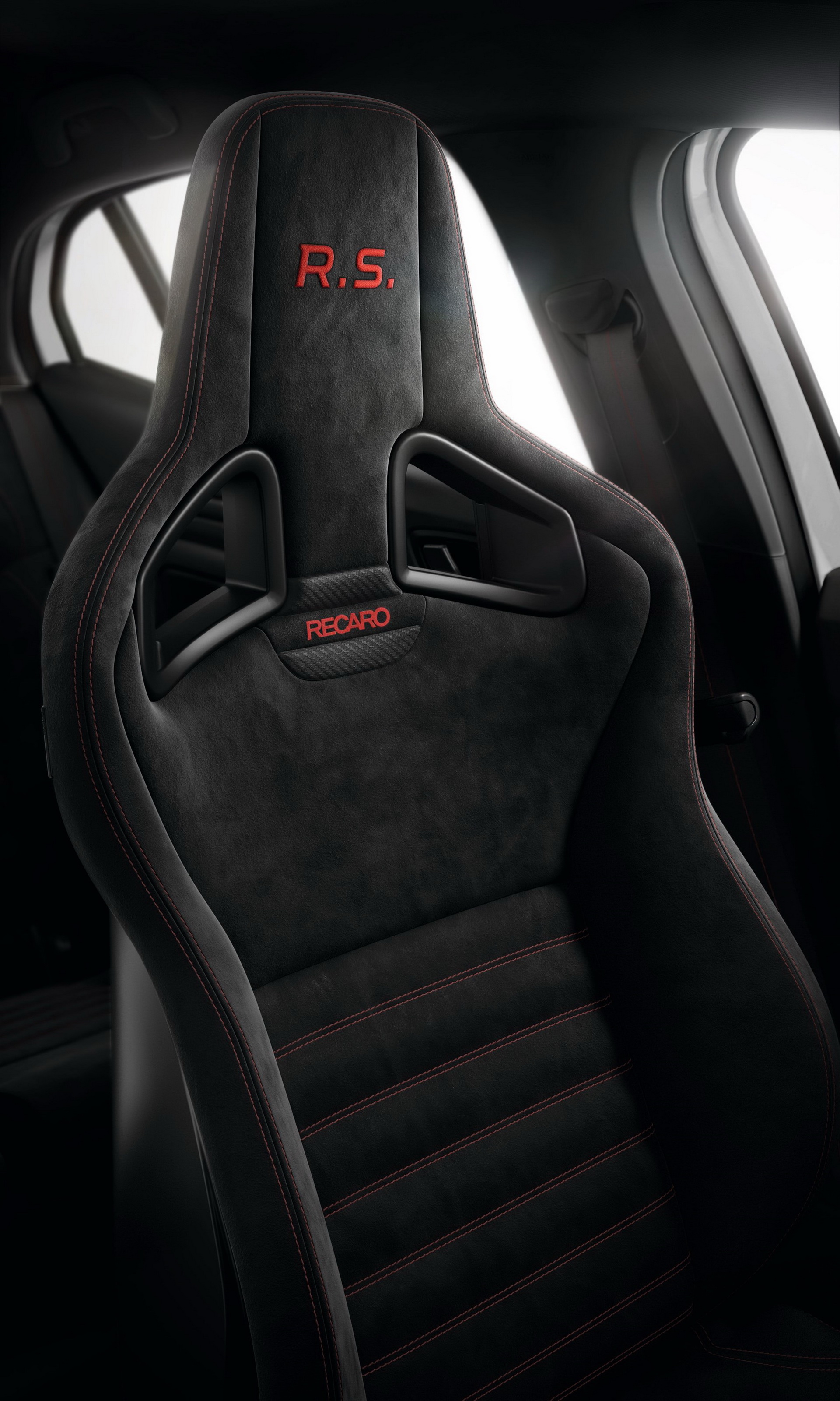 2019-renault-megane-rs-trophy-23 New Renault Megane RS Trophy With 296HP Is The Most Potent And Extreme Version Yet