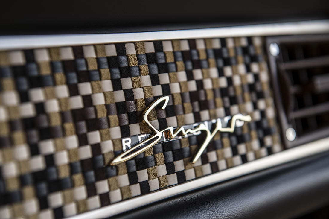 22-singer-911-qatar-1100x732 Start Your Week Off Right With 100+ Photos Of Singer Porsche Porn