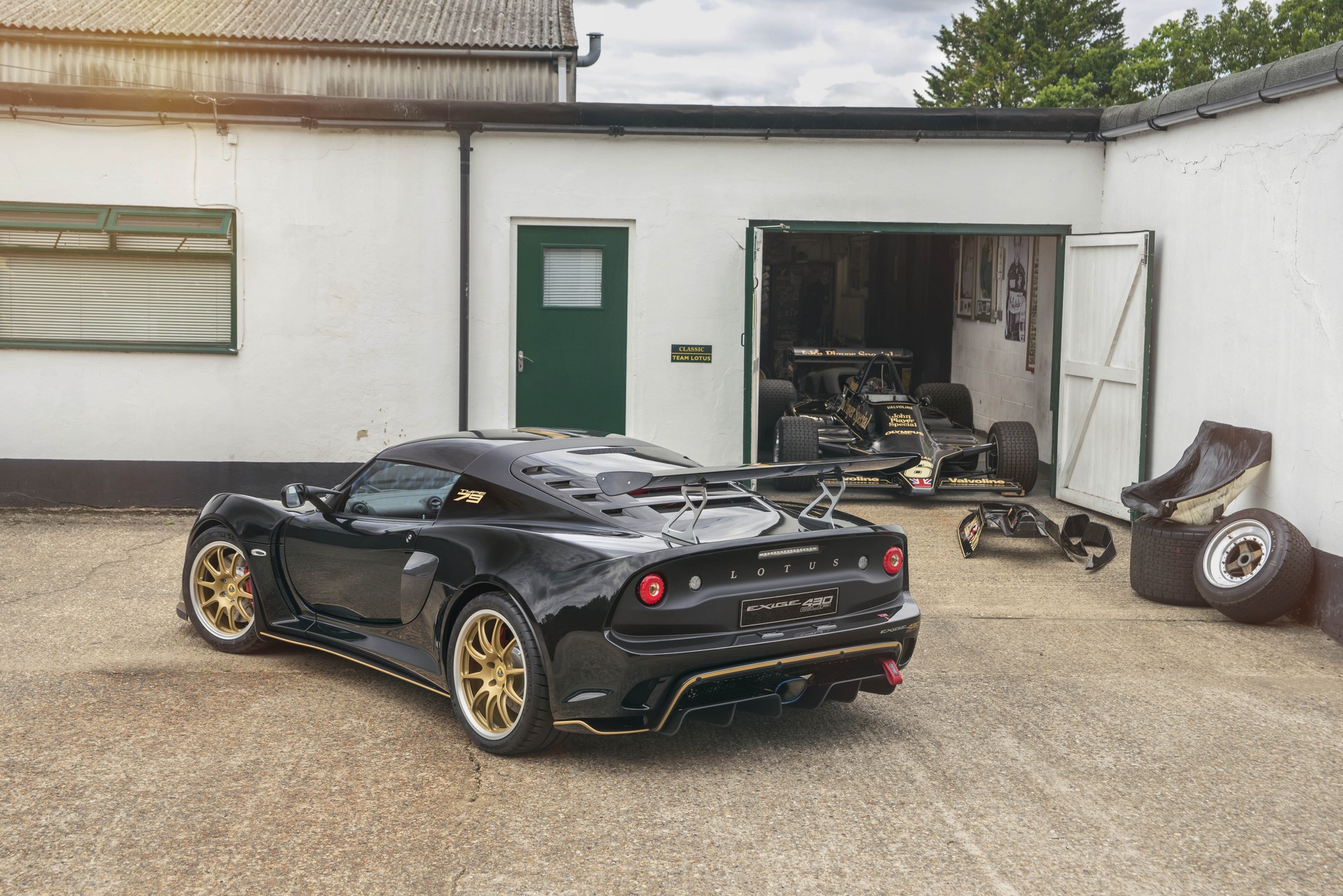 Lotus-Exige-Special-Eidition-8 Lotus Pays Tribute To Award Winning Racers With Special Exige Cups