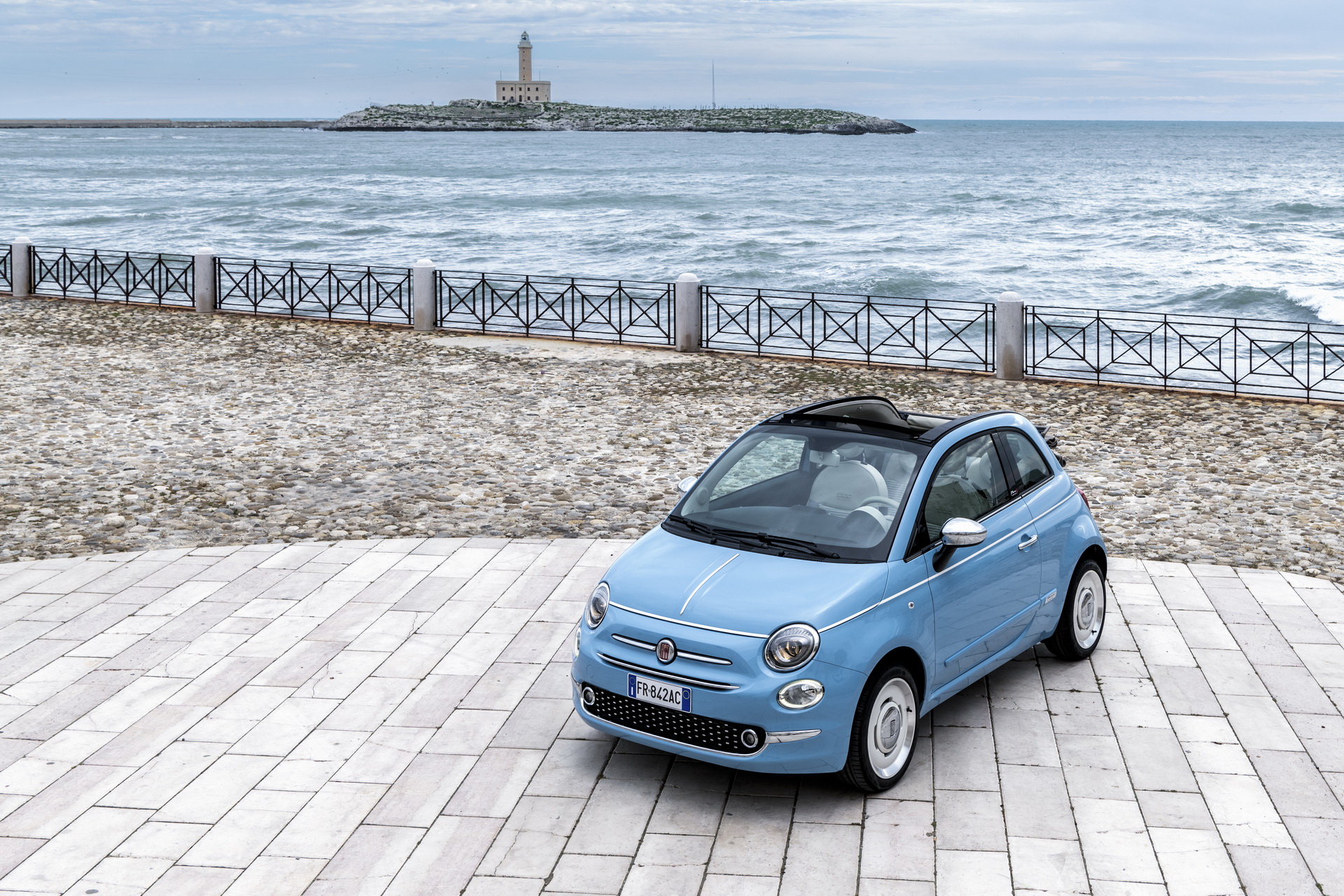 Fiat_500_Spiaggina'58_01 New 500 “Spiaggina ‘58” Is Fiat’s Way Of Paying Tribute To An Icon