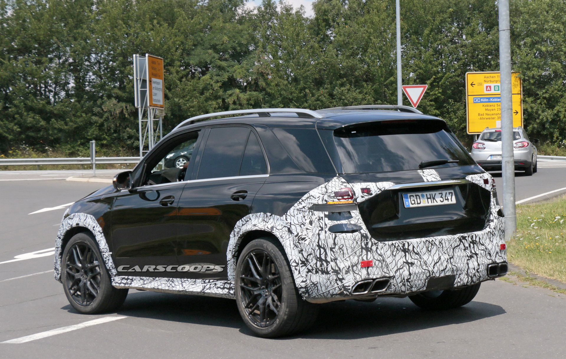 mercedes-amg-gle63-spy-less-camo-28 2019 Mercedes-AMG GLE 63 Sheds Most Of Its Camo To Reveal Familiar Look