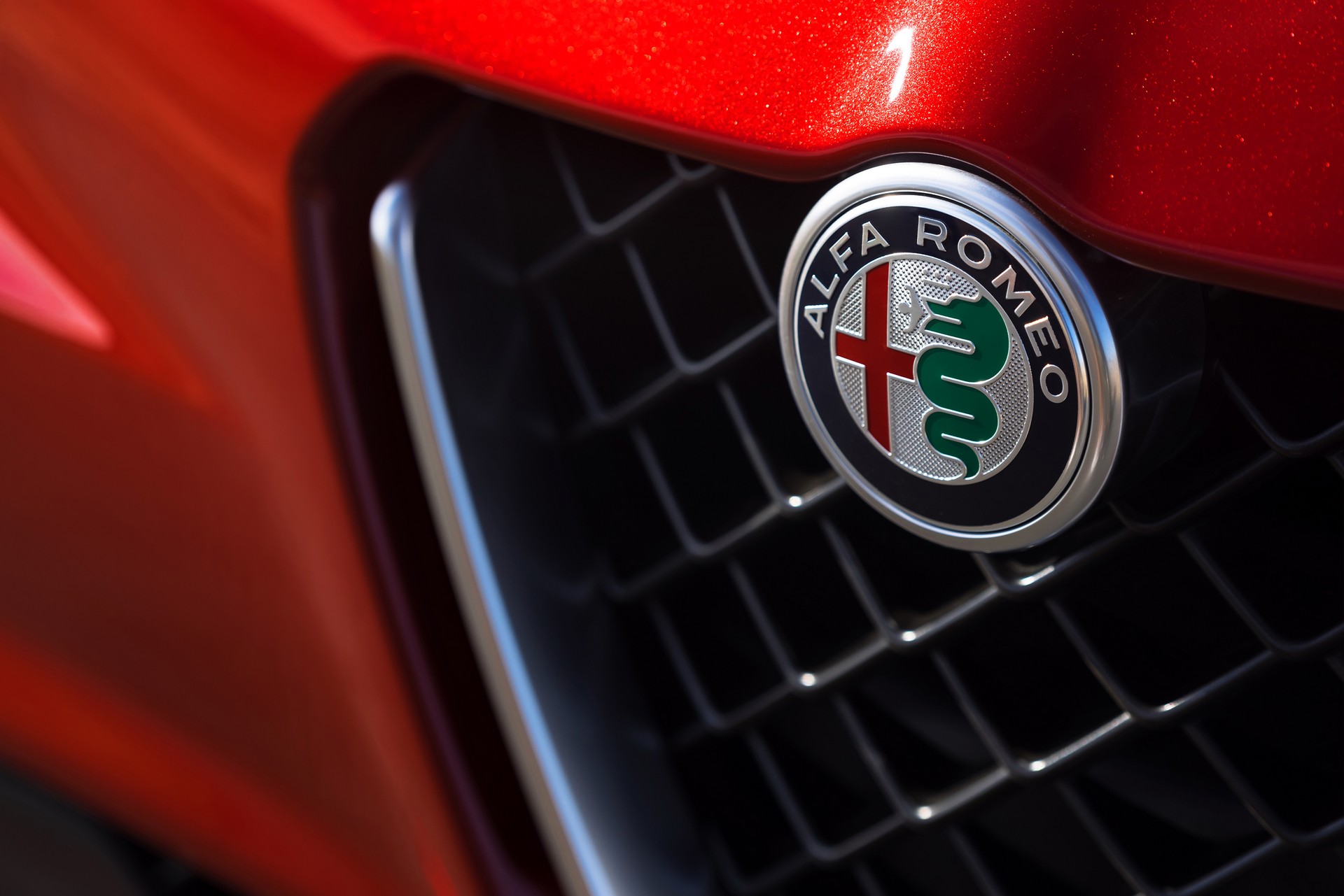 2019-Alfa-Romeo-Giulia-83 2019 Alfa Romeo Giulia Gains New Styling Packages, Additional Equipment