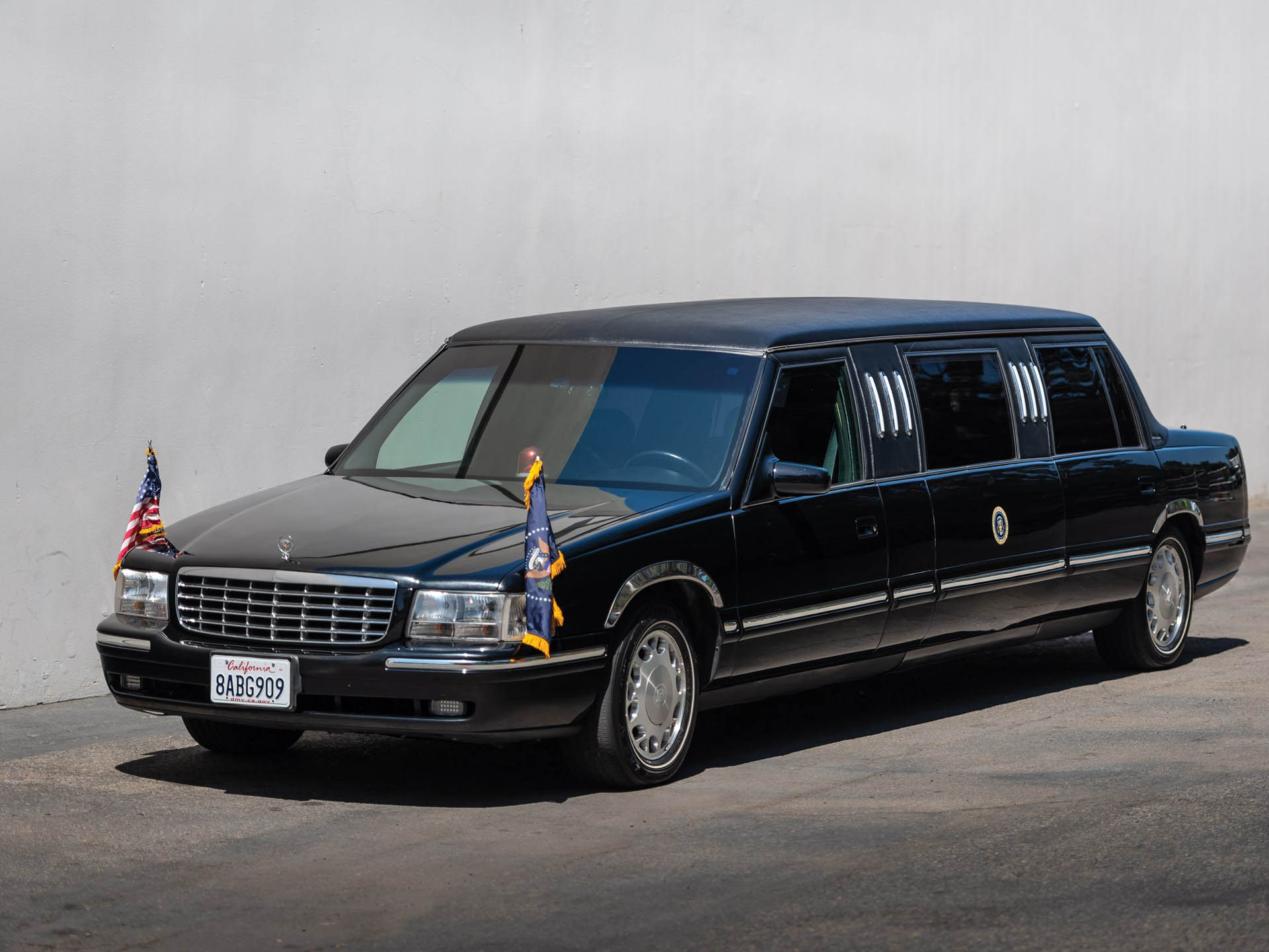 1999-Cadillac-Deville-Presidential-Limousine-19 This One Cadillac Isn’t Worth As Many Dead Presidents As You Might Think