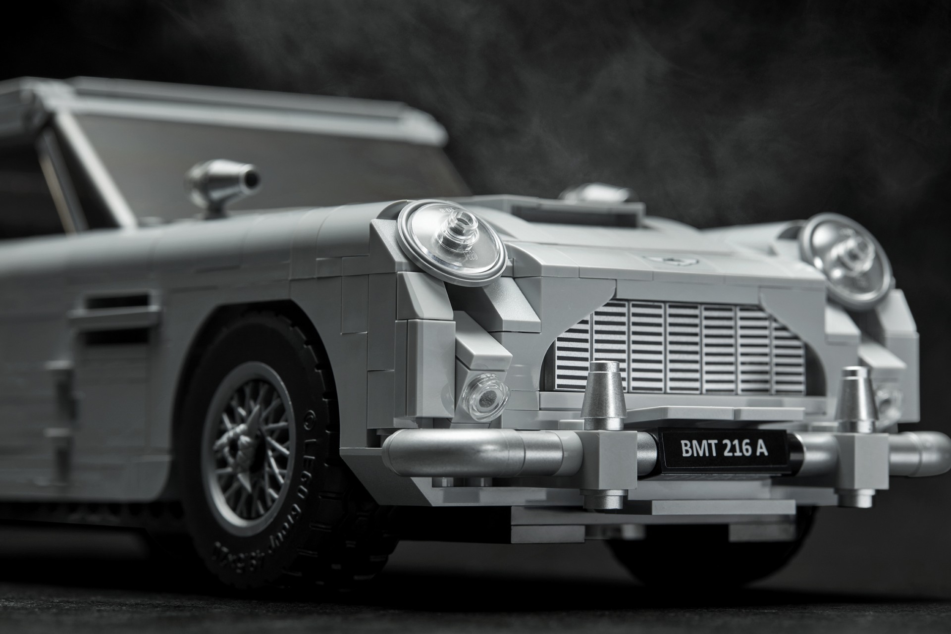 LEG0-Aston-Martin-DB5-34 LEGO’s James Bond Aston Martin DB5 Has A Working Ejector Seat