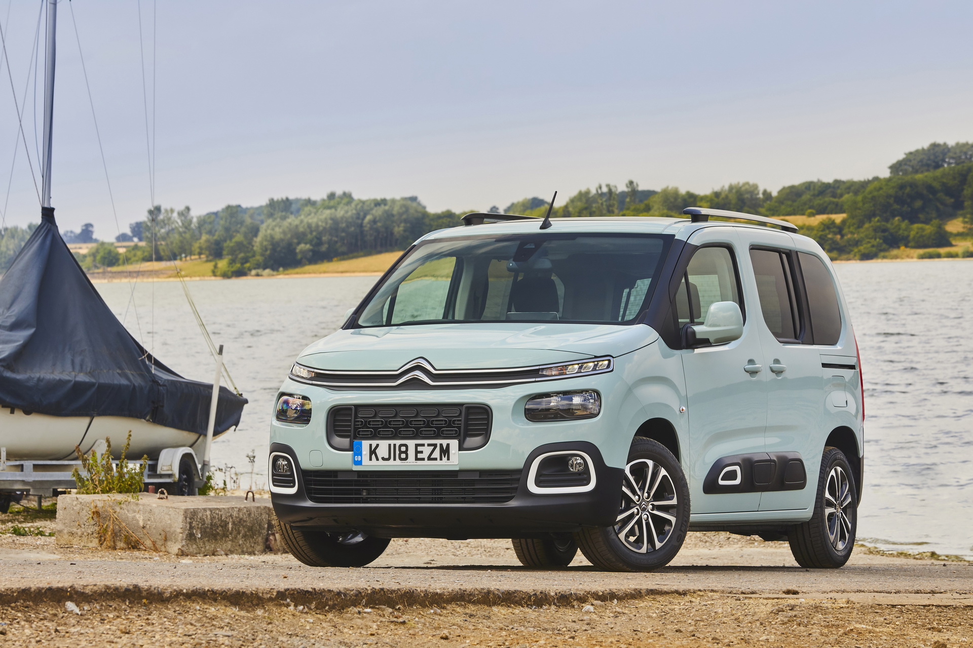 2019-citroen-berlingo-26 New Citroen Berlingo And Peugeot Rifter Go On Sale In The UK