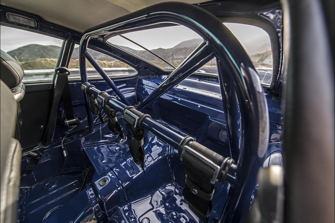 66-singer-911-mulholland-1100x732 Start Your Week Off Right With 100+ Photos Of Singer Porsche Porn