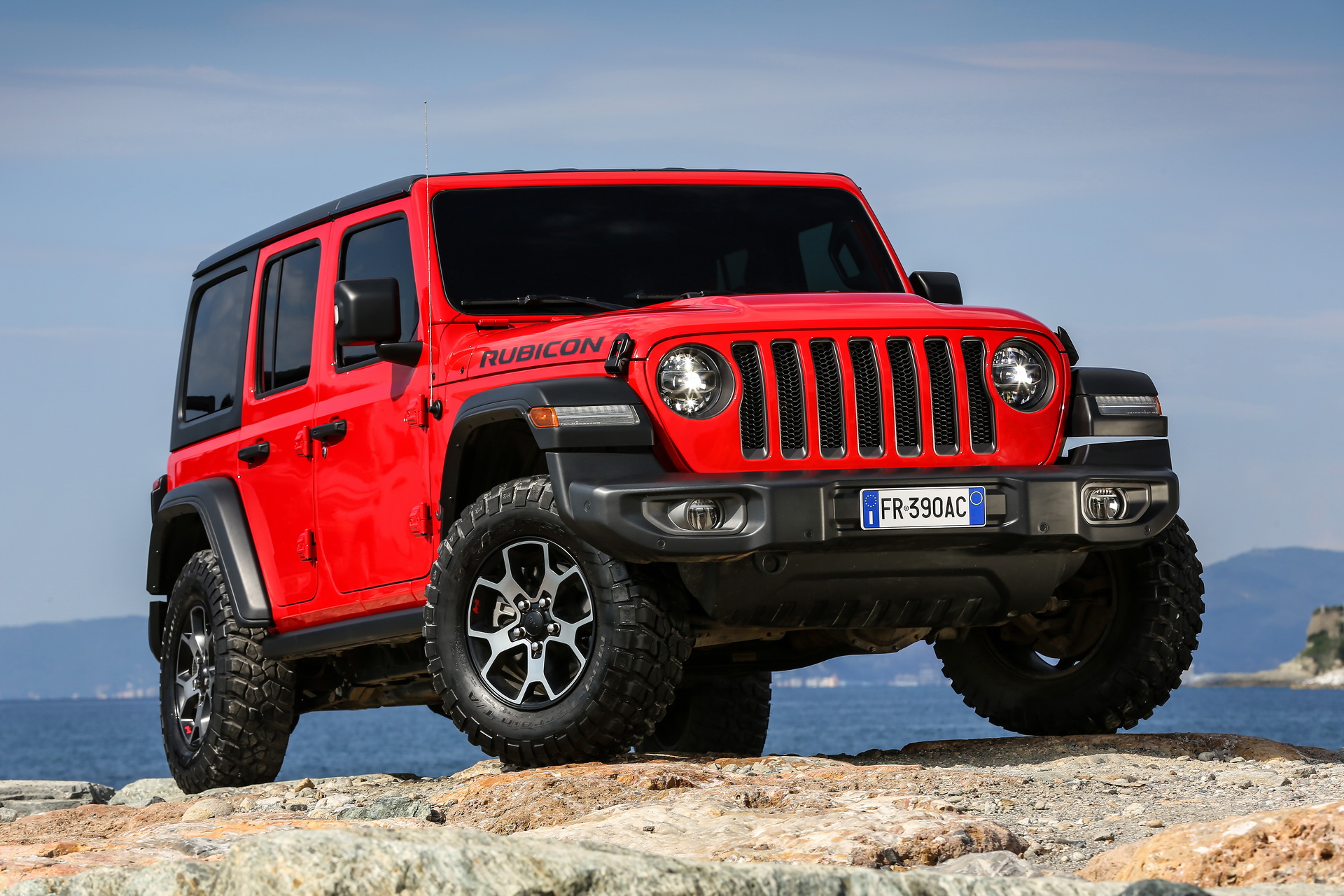 Jeep-Wrangler-47 Euro-spec Jeep Wrangler Detailed, Will Feature 197HP 4-Cylinder Diesel