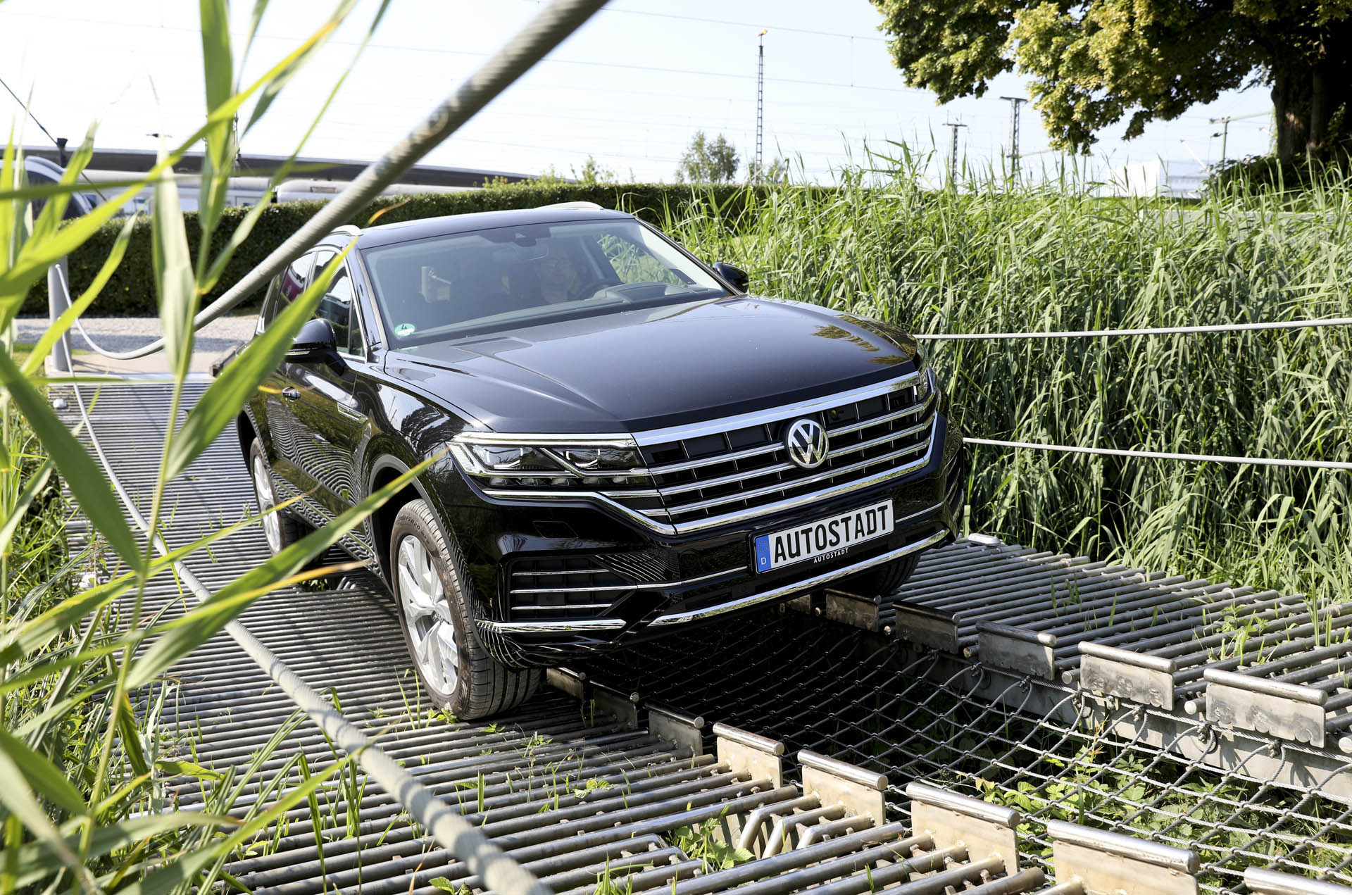 vw-touareg-autostadt-02 We’d Be Tempted To Visit Autostadt Just For The Off-Road Course