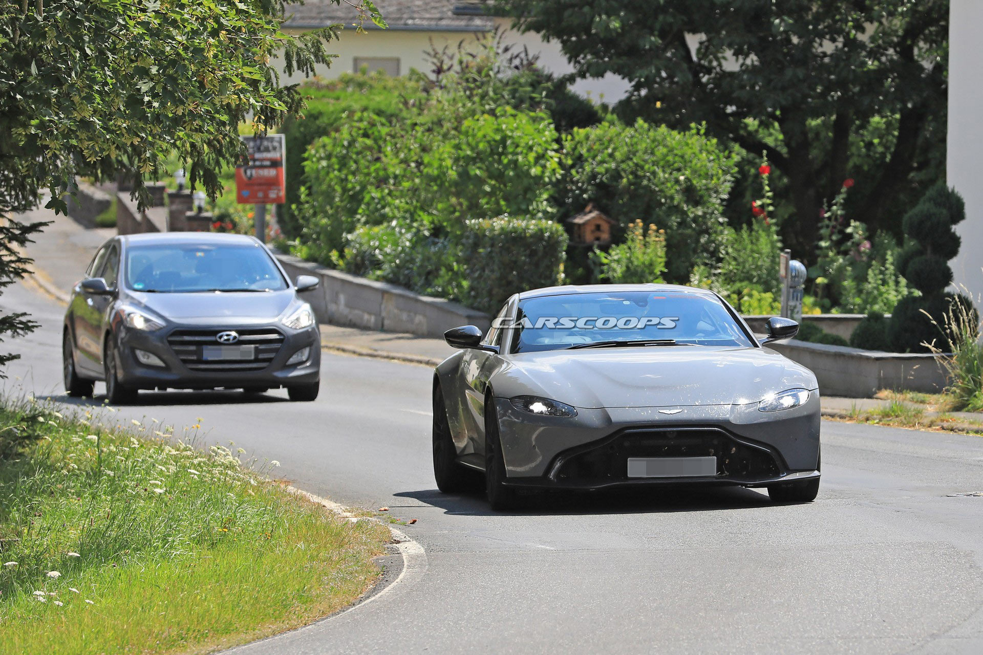 Aston-Martin-Vantage-S-Spy- Aston Martin Vantage S Spied With Beefier Brakes And A Four-Tailpipe Exhaust