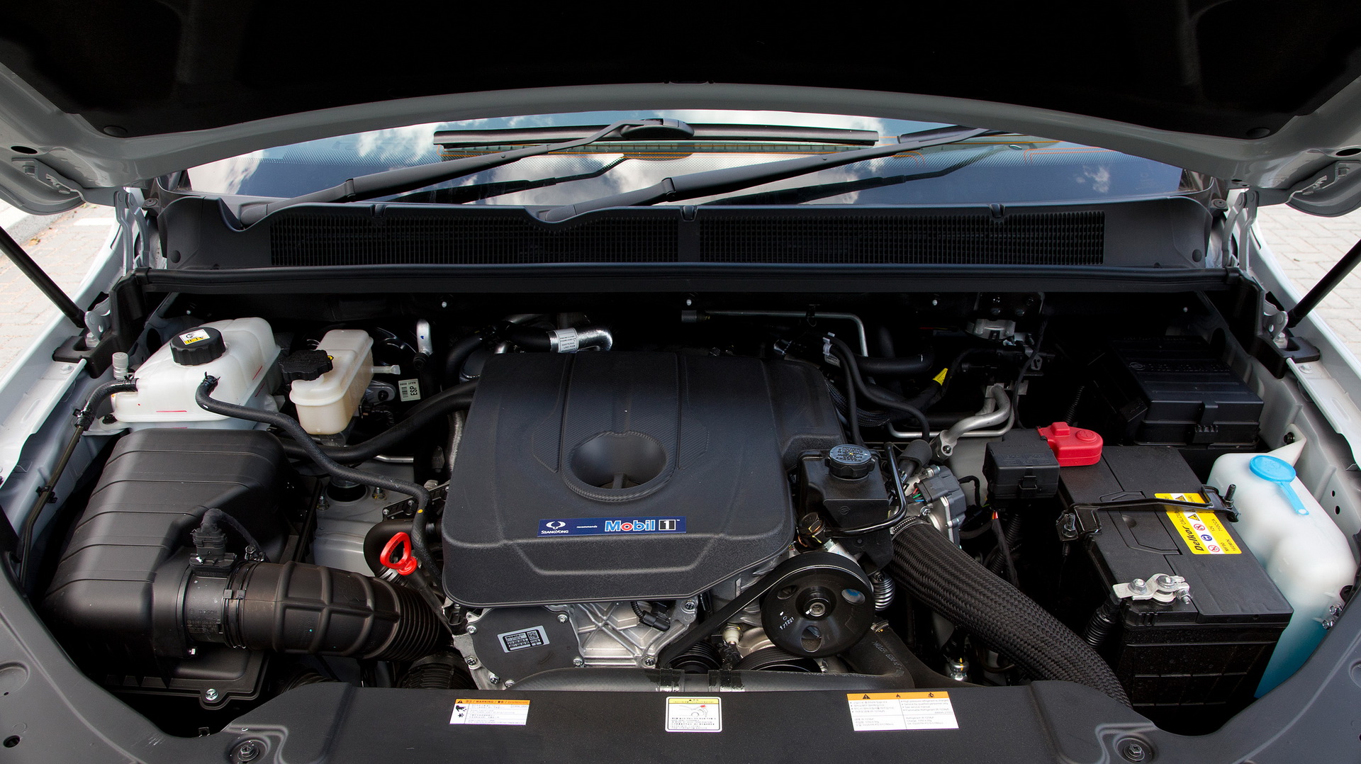 2019-ssangyong-turismo-mpv-11 Facelifted SsangYong Turismo Is Not The Prettiest MPV Out There