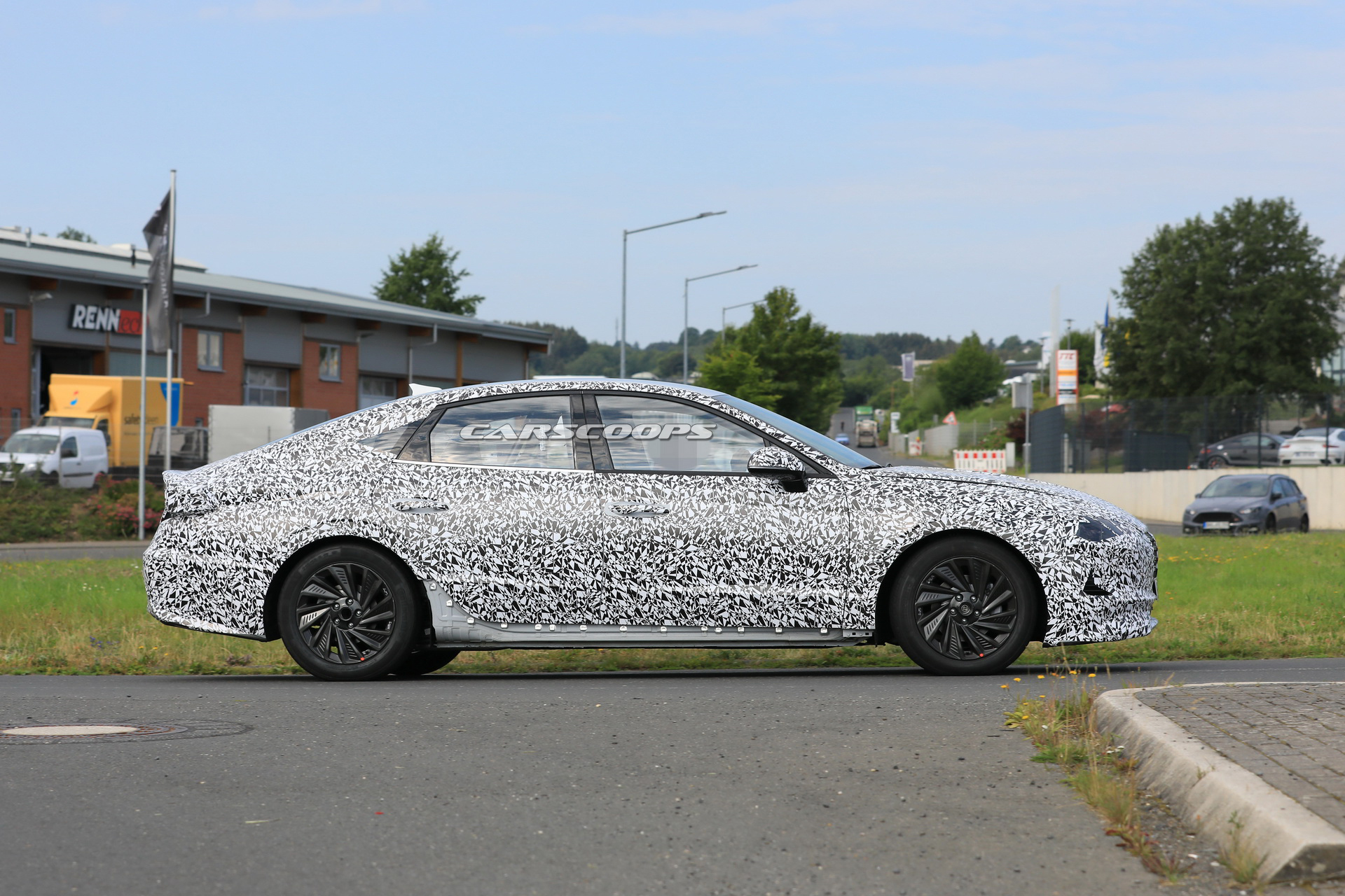 hyundai-sonata-i40-spy-first-time-35 All-New 2019 Hyundai i40 Spied With Sharper Looks, Could Preview Next Sonata Too