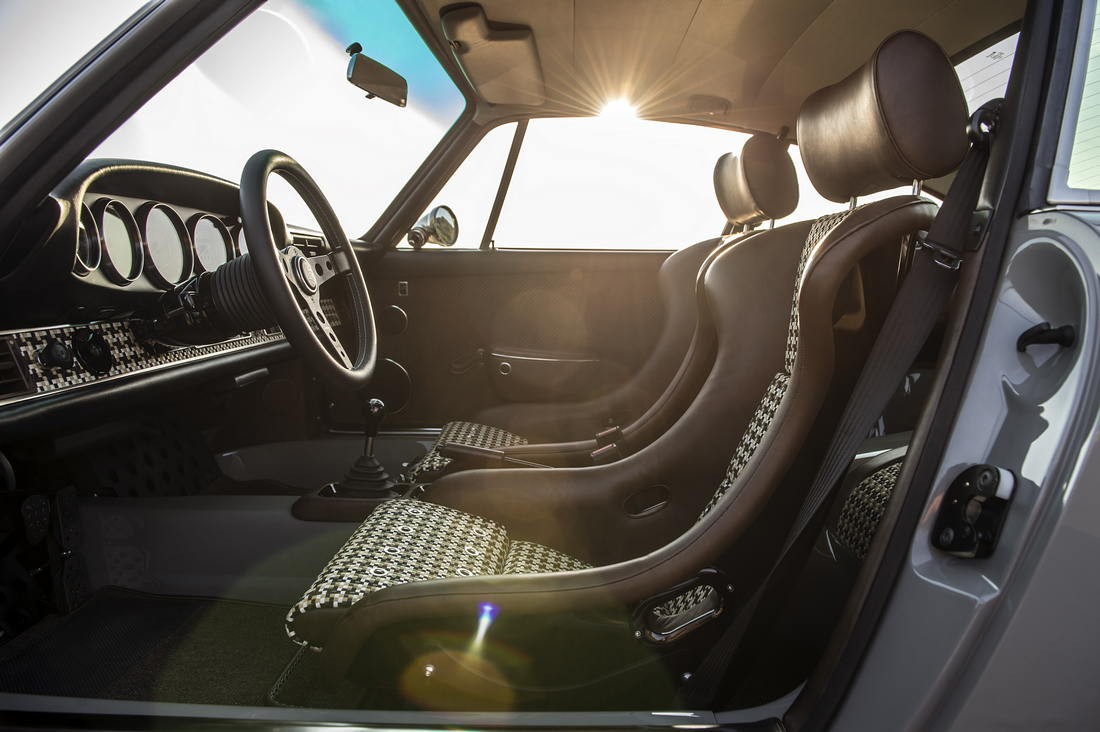 16-singer-911-qatar-1100x732 Start Your Week Off Right With 100+ Photos Of Singer Porsche Porn