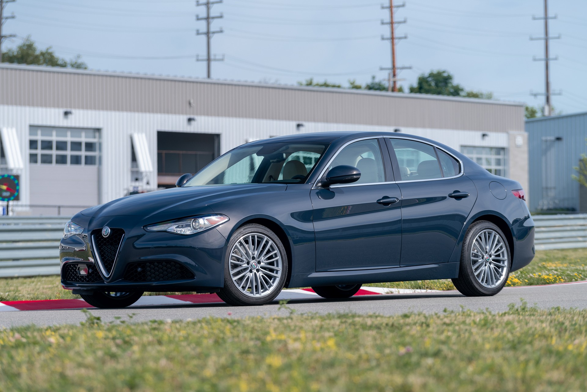 2019-Alfa-Romeo-Giulia-125 2019 Alfa Romeo Giulia Gains New Styling Packages, Additional Equipment