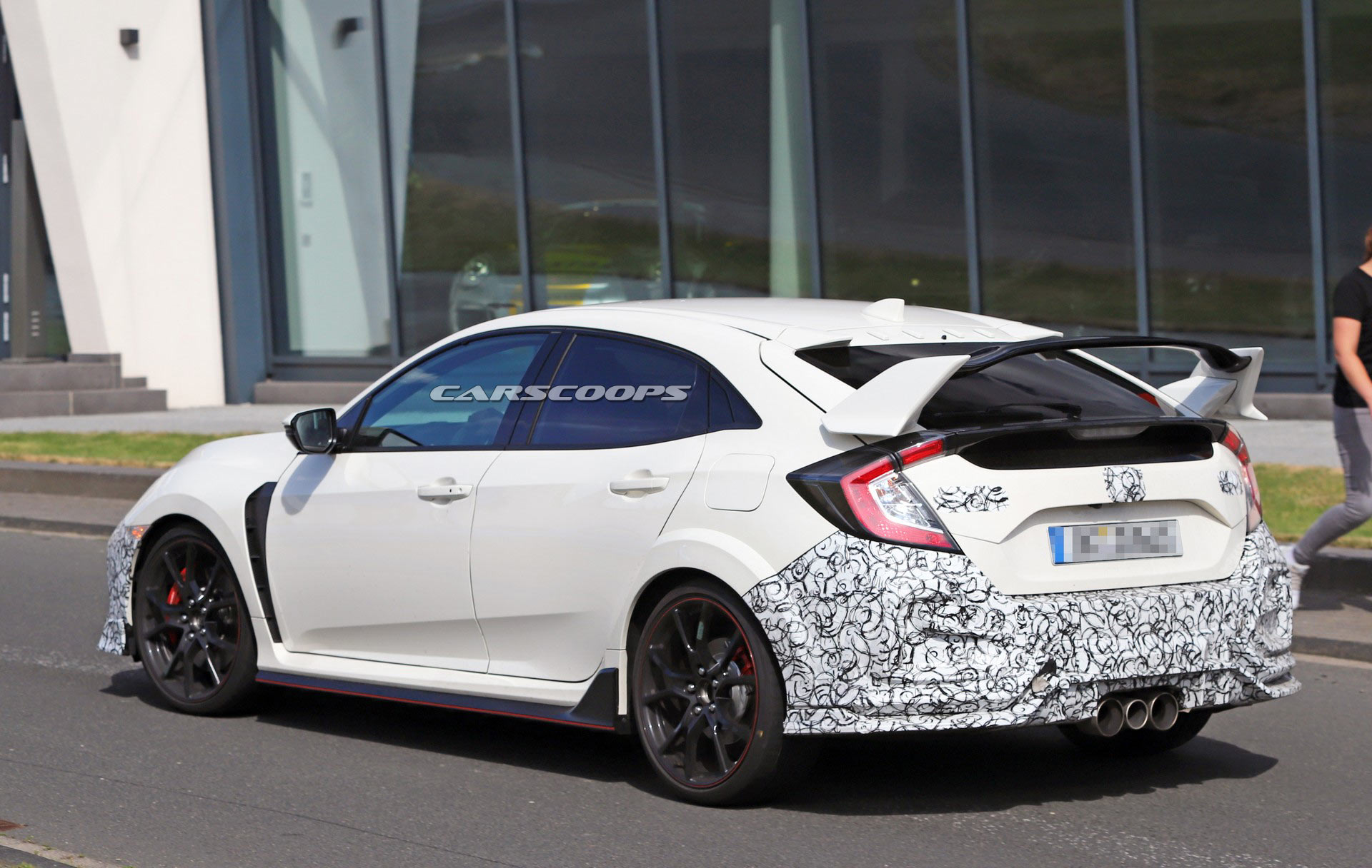 Honda-Civic-Type-R-Facelift-29 2019 Honda Civic Type R Facelift Spied With New Bumpers And Both Small And Large Rear Wing