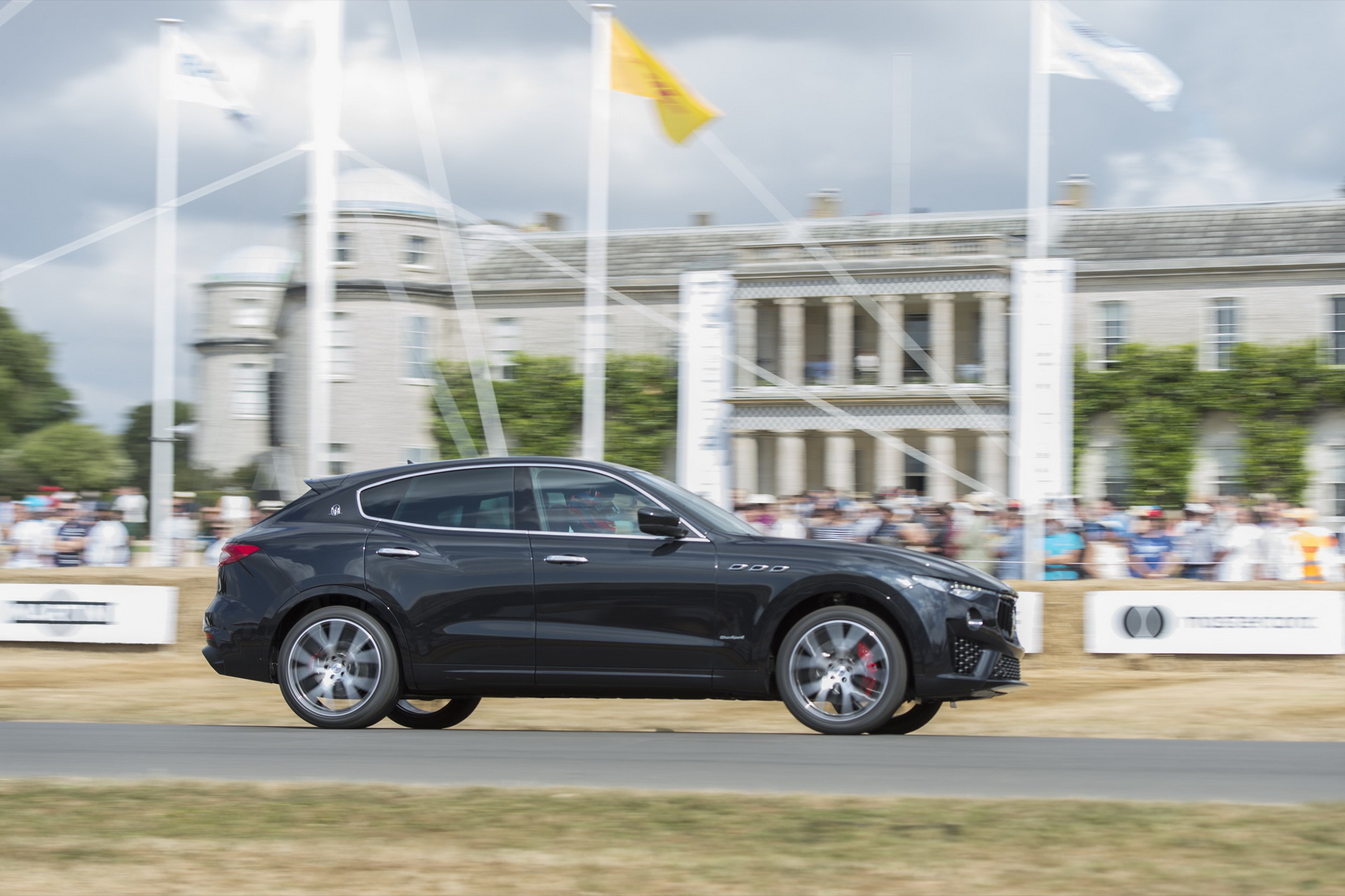 maserati-levante-v6-petrol-uk-2 Maserati Levante Gets 350 HP V6 Petrol In UK, From £61,425