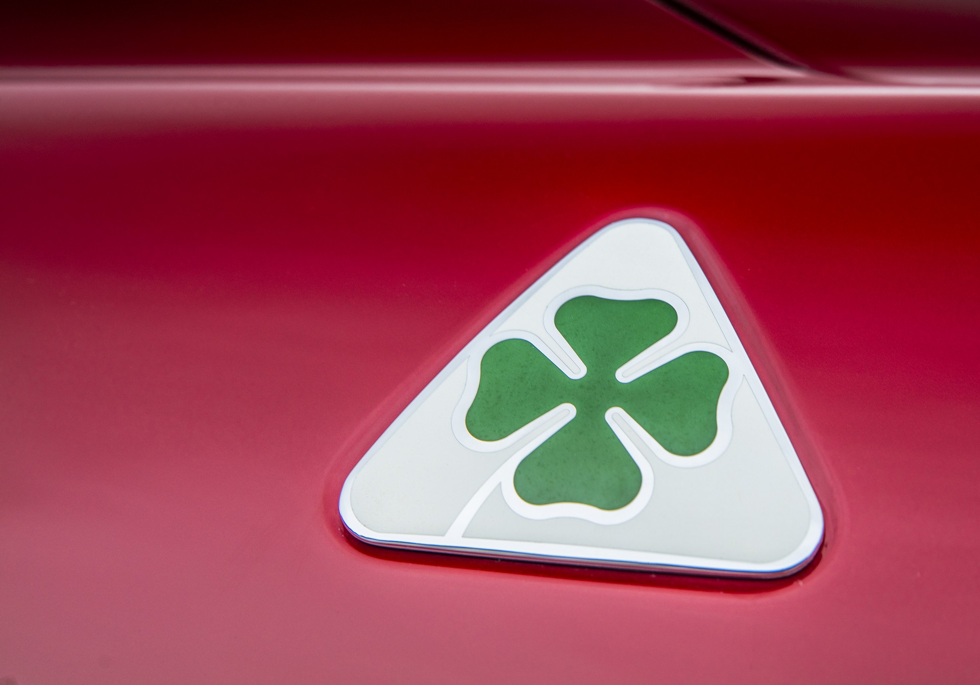 2019-Alfa-Romeo-Giulia-92 2019 Alfa Romeo Giulia Gains New Styling Packages, Additional Equipment