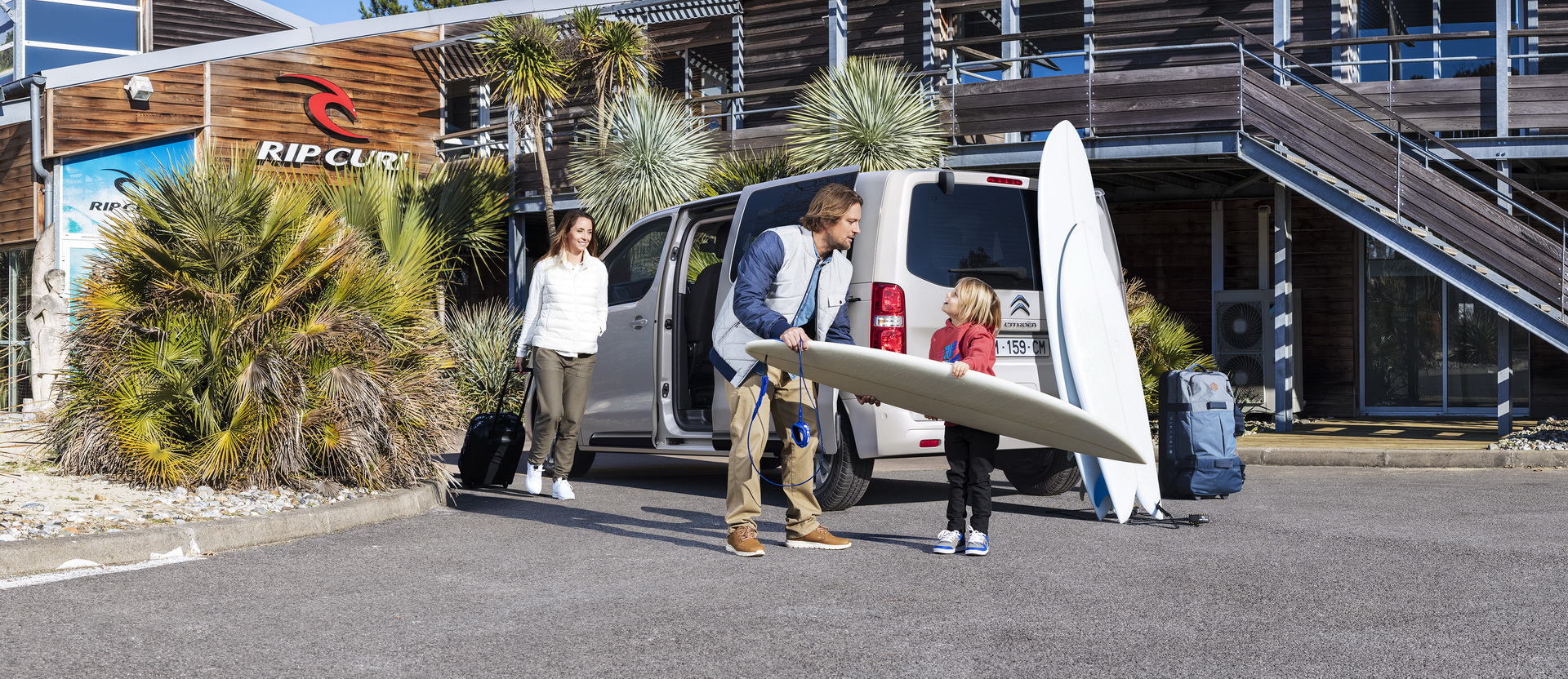 citroen-spacetourer-rip-curl-uk-pricing-5 Citroen SpaceTourer Rip Curl Crosses Over To The UK, Starts From £34,700