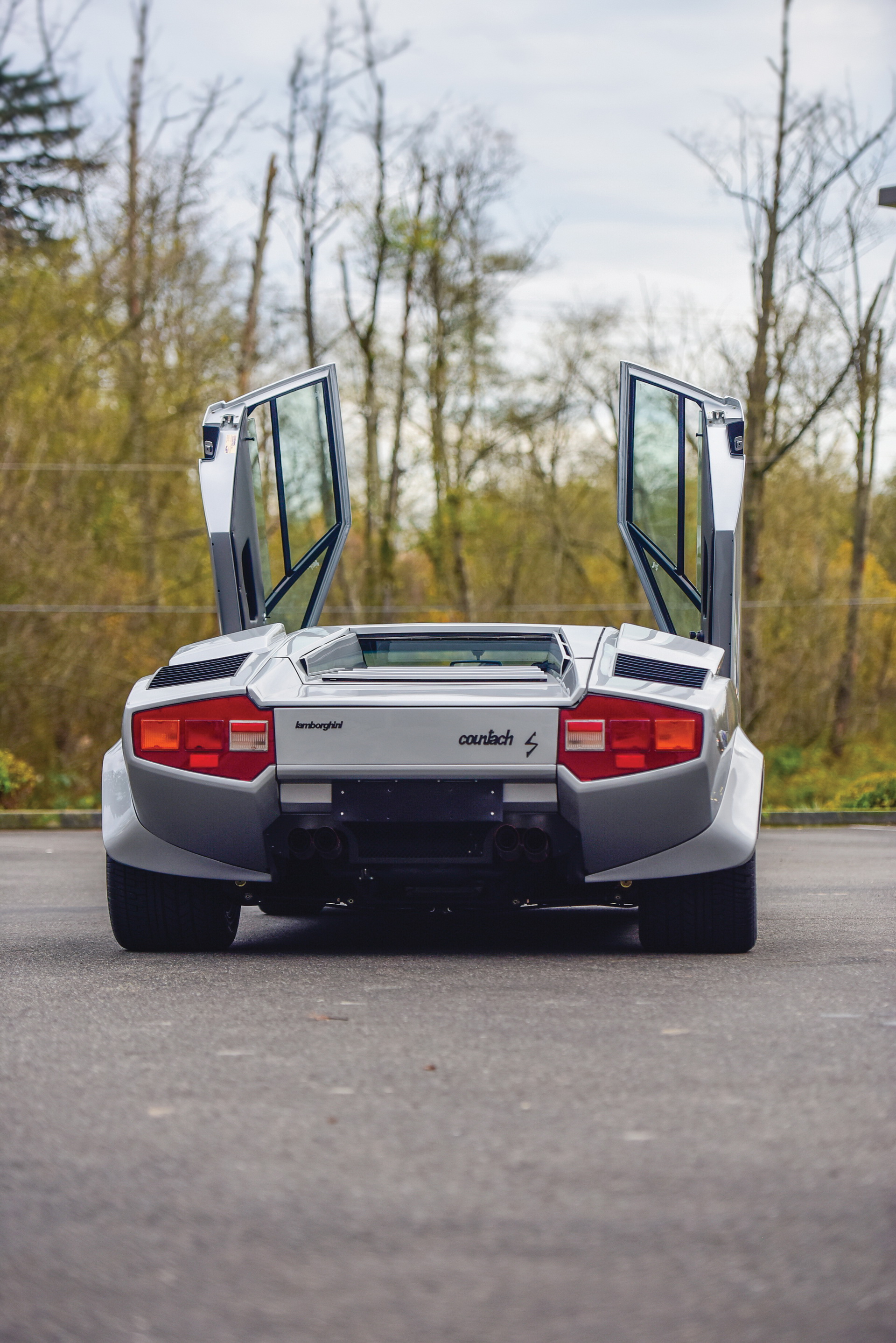 lamborghini-countach-series-ii-6 Fully Restored Lamborghini Countach Series II Will Have You Craving Money