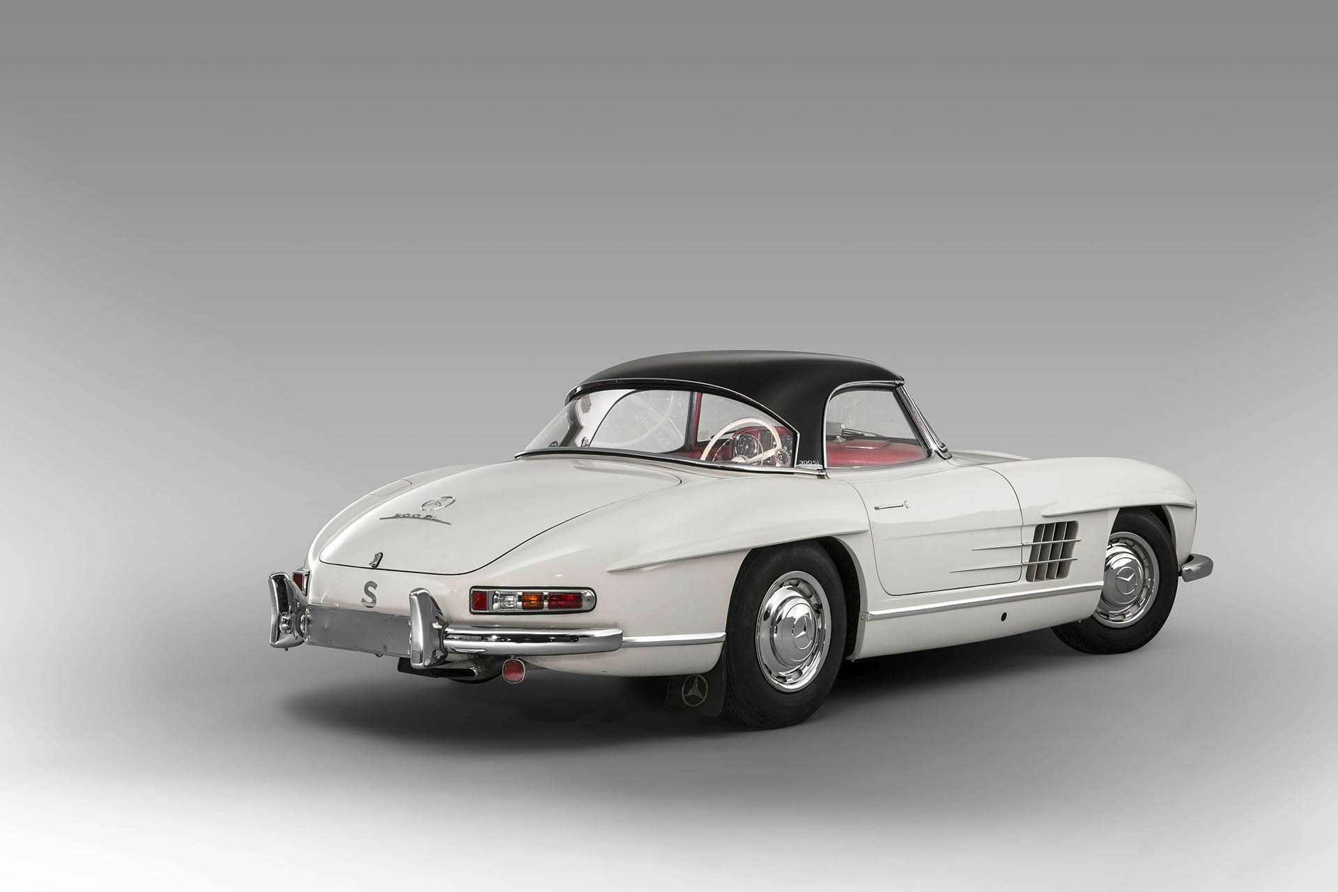 1963-Mercedes-Benz-300-SL-Roadster_04 This Factory-Fresh Mercedes 300 SL Doubled Its Estimate To Set A New World Record