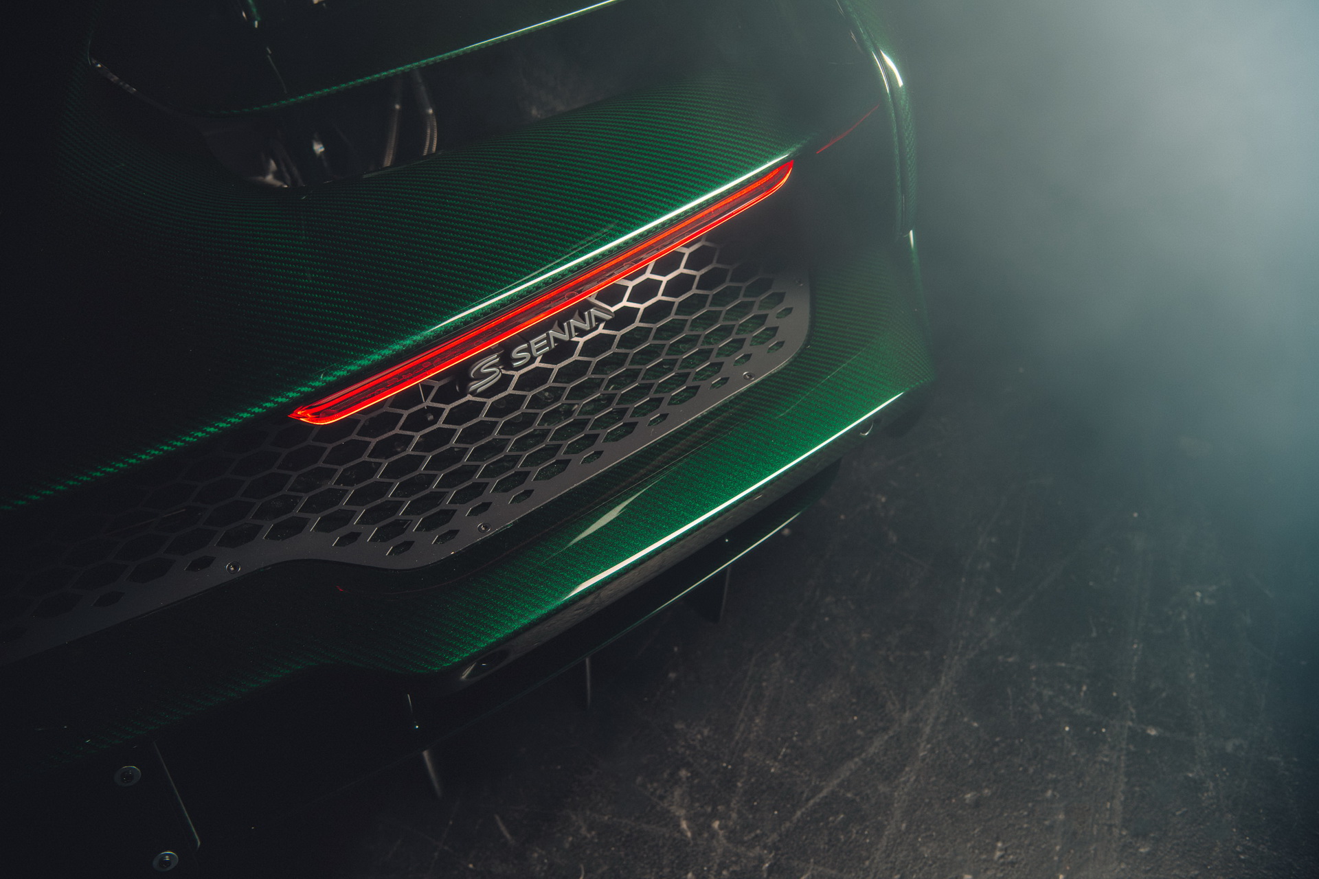 McLaren-Senna-Customer-10 First McLaren Senna Delivered In North America Is Covered In Green Carbon Fiber