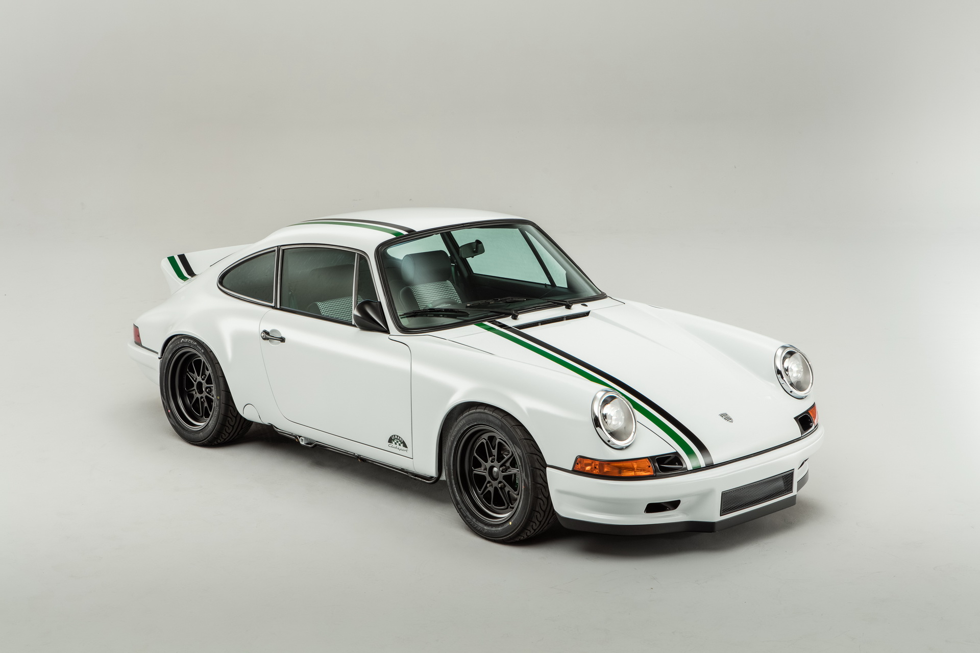 Porsche-911-LMClassic-10 Porsche 911 Le Mans Classic Clubsport Costs As Much As A New GT2 RS