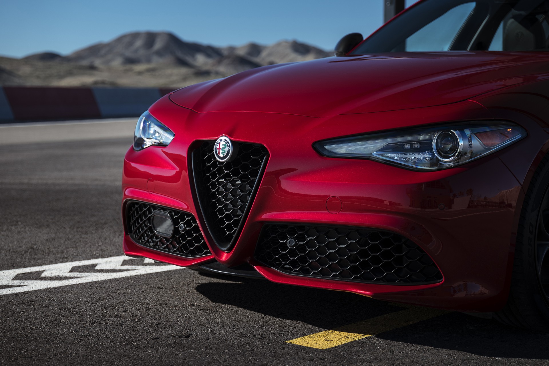 2019-Alfa-Romeo-Giulia-116 2019 Alfa Romeo Giulia Gains New Styling Packages, Additional Equipment
