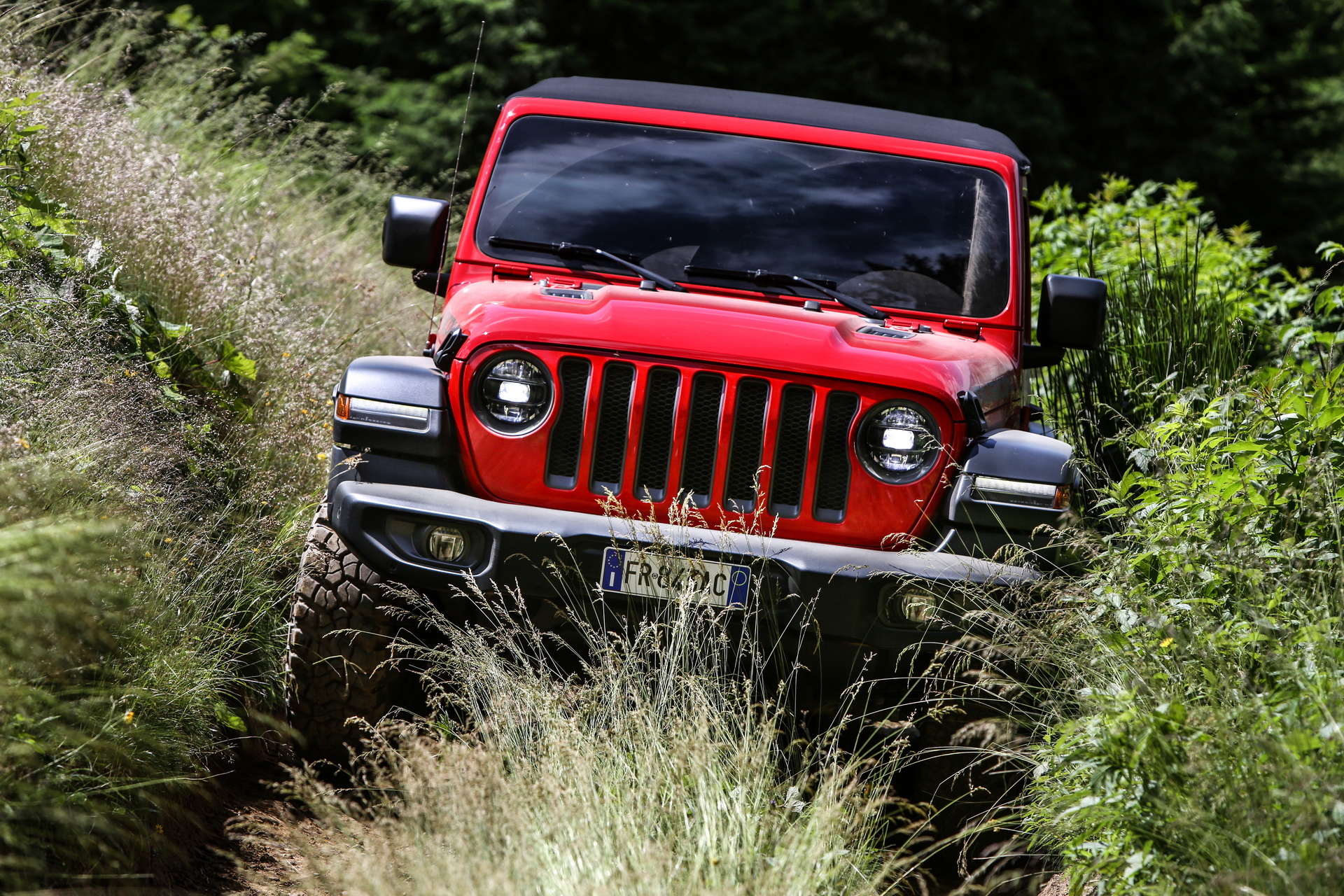 Jeep-Wrangler-43 Euro-spec Jeep Wrangler Detailed, Will Feature 197HP 4-Cylinder Diesel