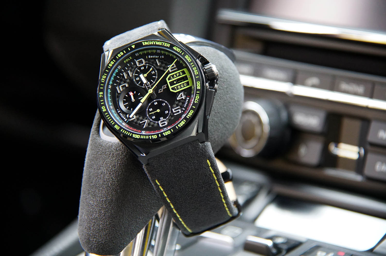 pacemasters-paddock-chronograph-dsc07162_web PaceMasters Paddock Chronograph Puts An F1 Pit Board On Your Wrist