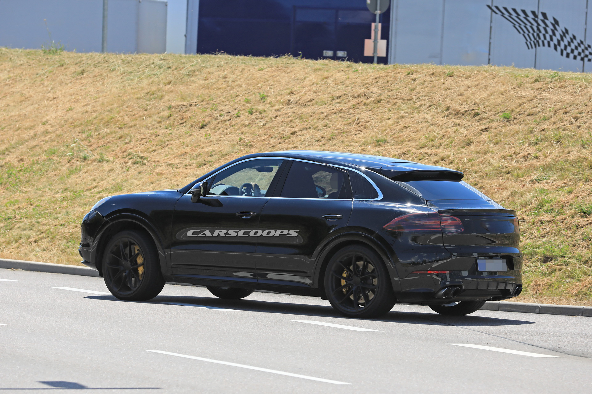 porsche-cayenne-coupe-first-spy-23 2020 Porsche Cayenne Coupe Is Coming For BMW’s X6