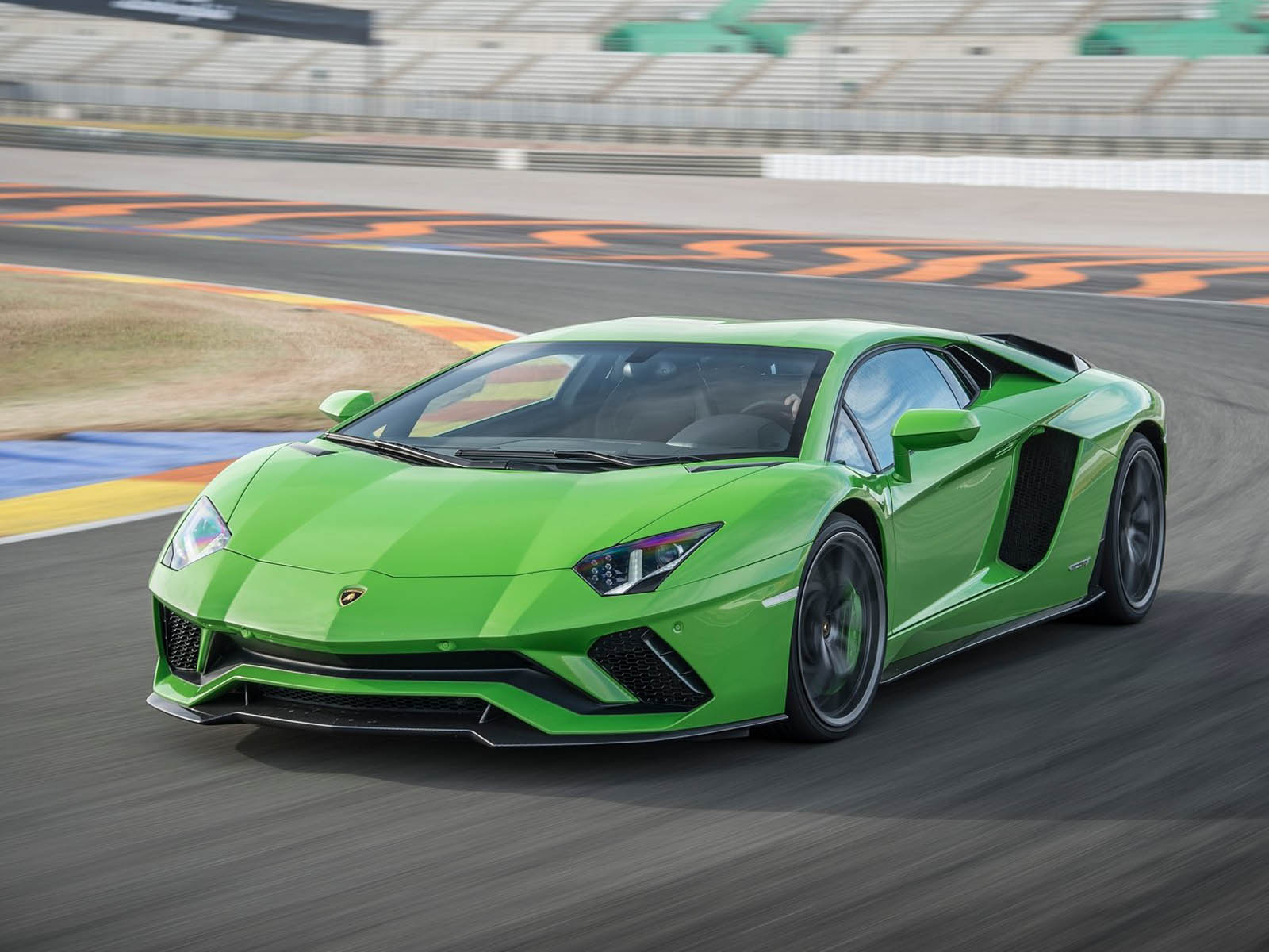 Lamborghini-Aventador_S-2017-1600-1c The Lamborghini Aventador’s Having Trouble Downshifting