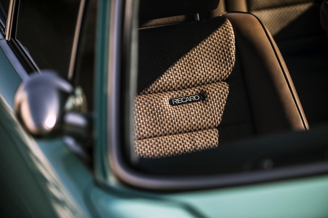 47-singer-911-malibu-1100x732 Start Your Week Off Right With 100+ Photos Of Singer Porsche Porn