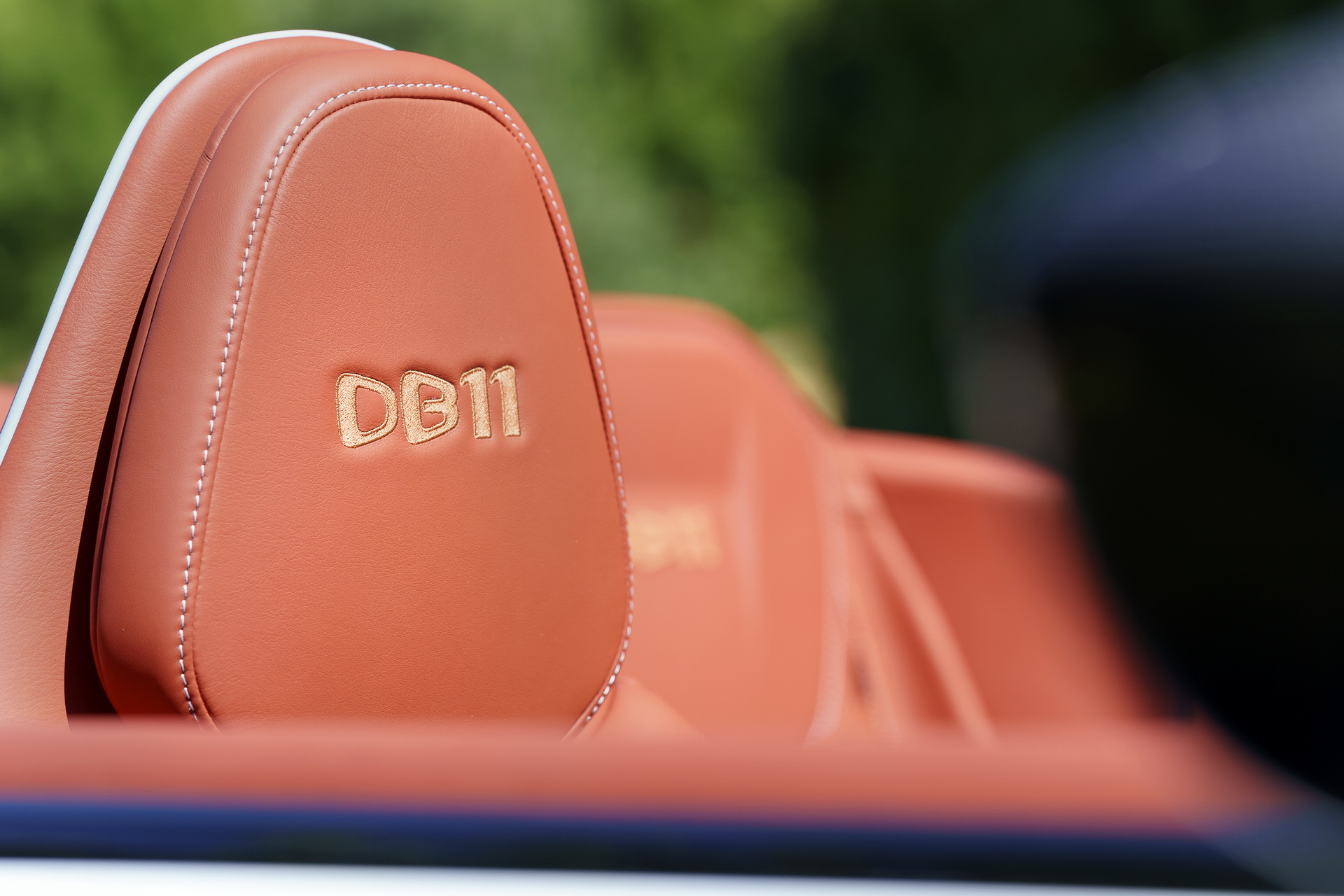 aston-db11-special-editions-by-q-8 Q By Aston Martin Churns Out Two Special Edition DB11s