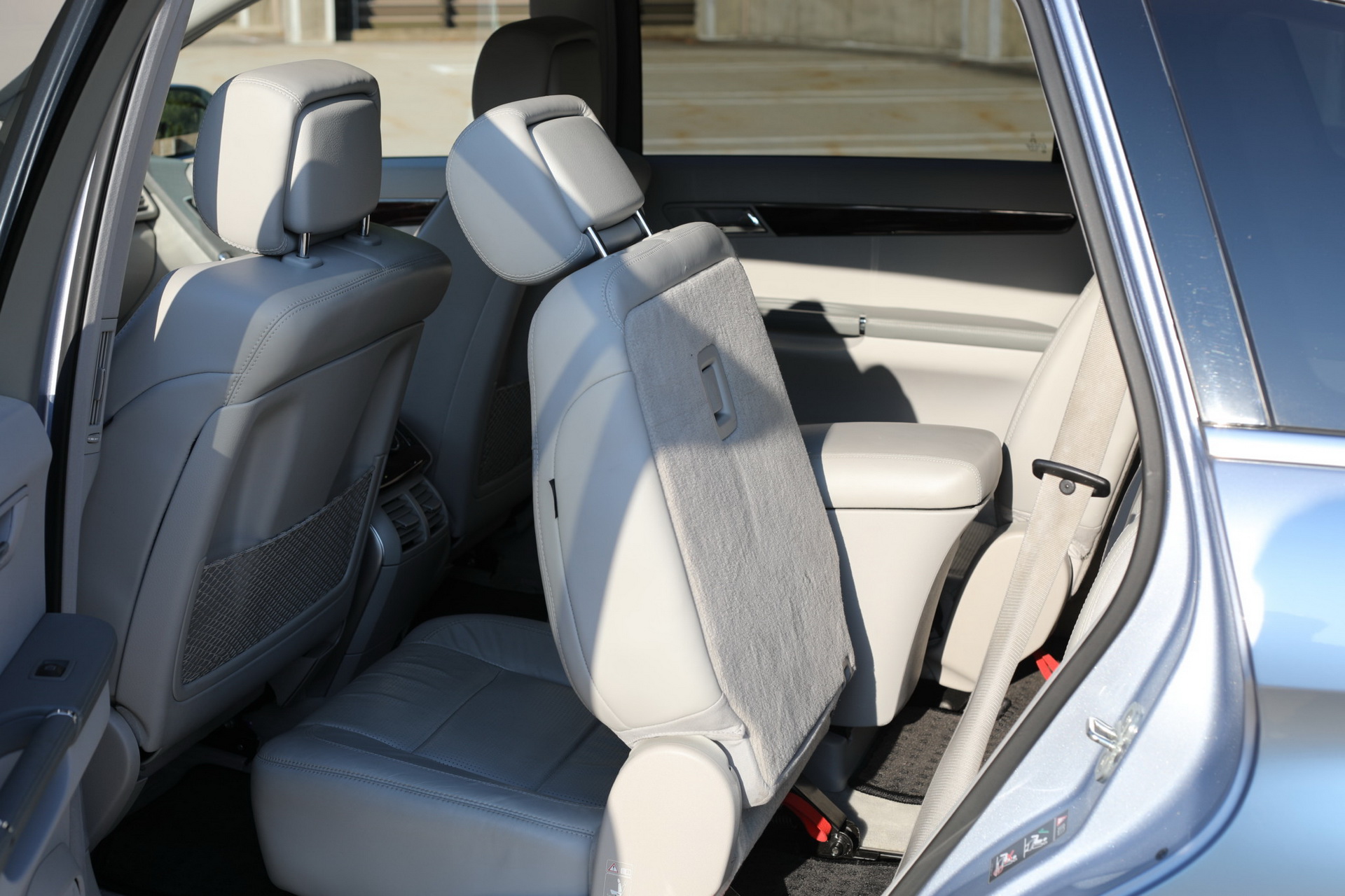 mercedes-r63-amg-auction-bat-13 2007 Mercedes R63 AMG Is A Very Fast, And Very Unpopular, Oddity