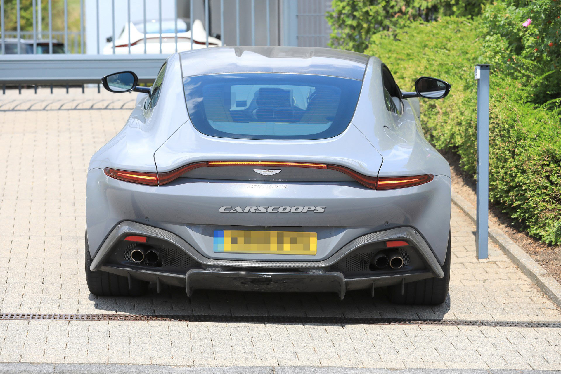 Aston-Martin-Vantage-S-21 Aston Martin Vantage S Spied With Beefier Brakes And A Four-Tailpipe Exhaust