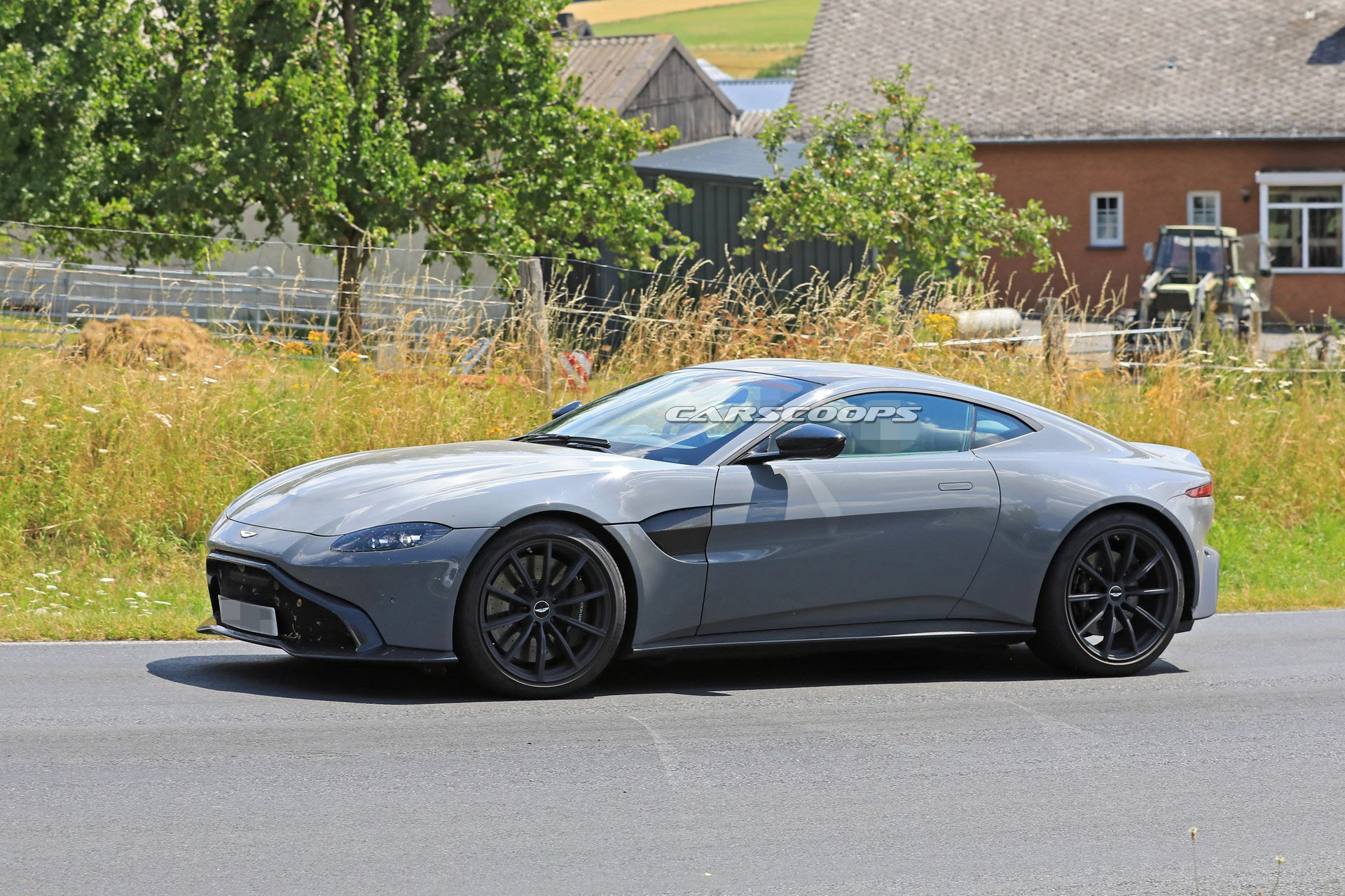 Aston-Martin-Vantage-S-6 Aston Martin Vantage S Spied With Beefier Brakes And A Four-Tailpipe Exhaust