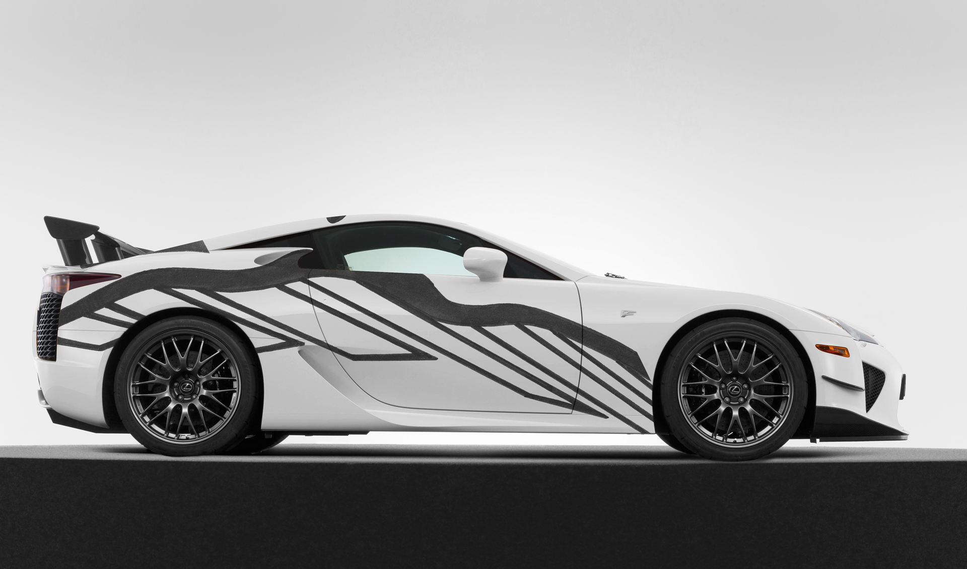 lfa-017-ext-2011-gms-01-2 Lexus Makes An LFA Art Car… Six Years After Production Ended