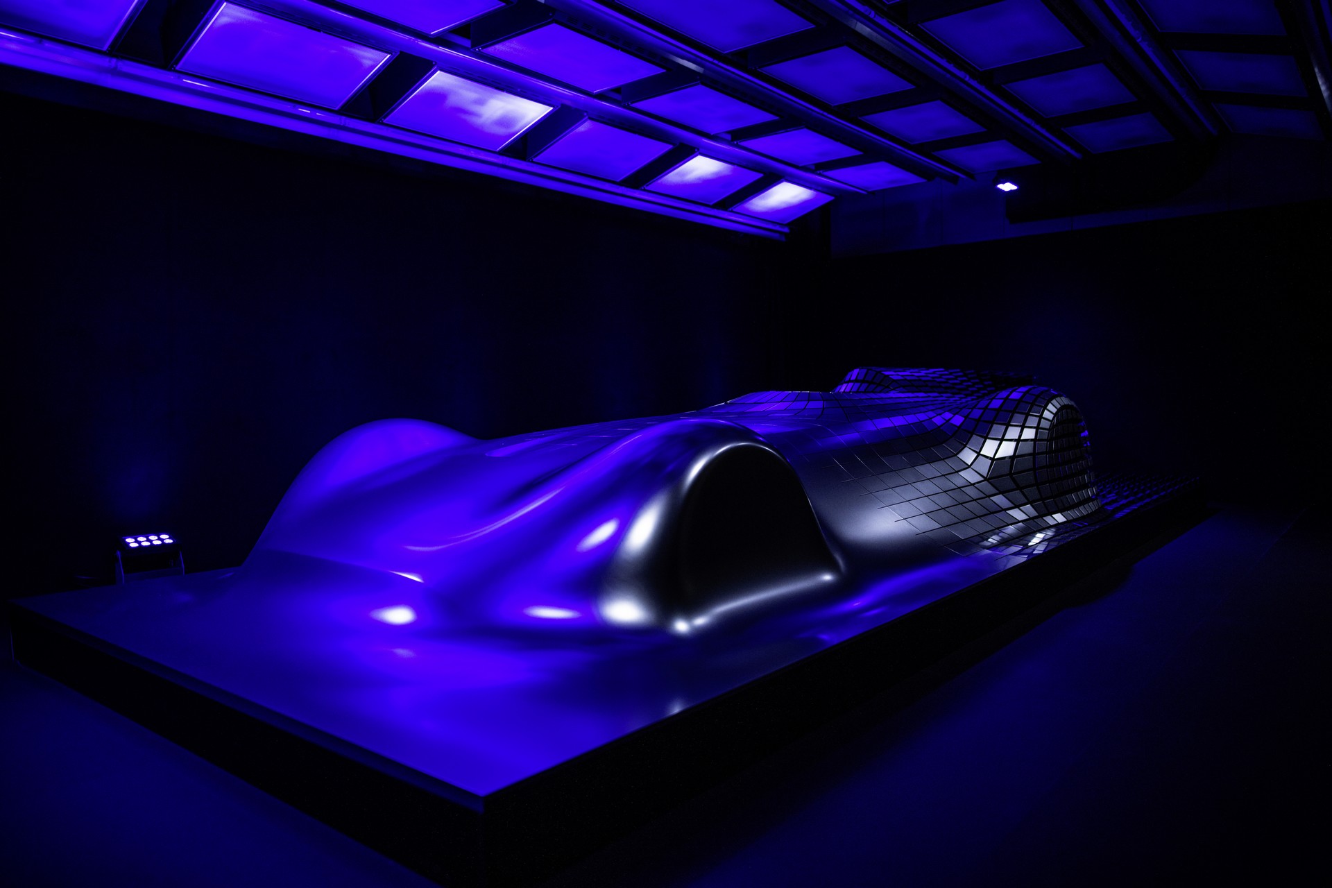 Mercedes-Sculpture-Aesthetics-Progressive-Luxury-8 Mercedes Electric Silver Arrow Concept To Debut At Pebble Beach