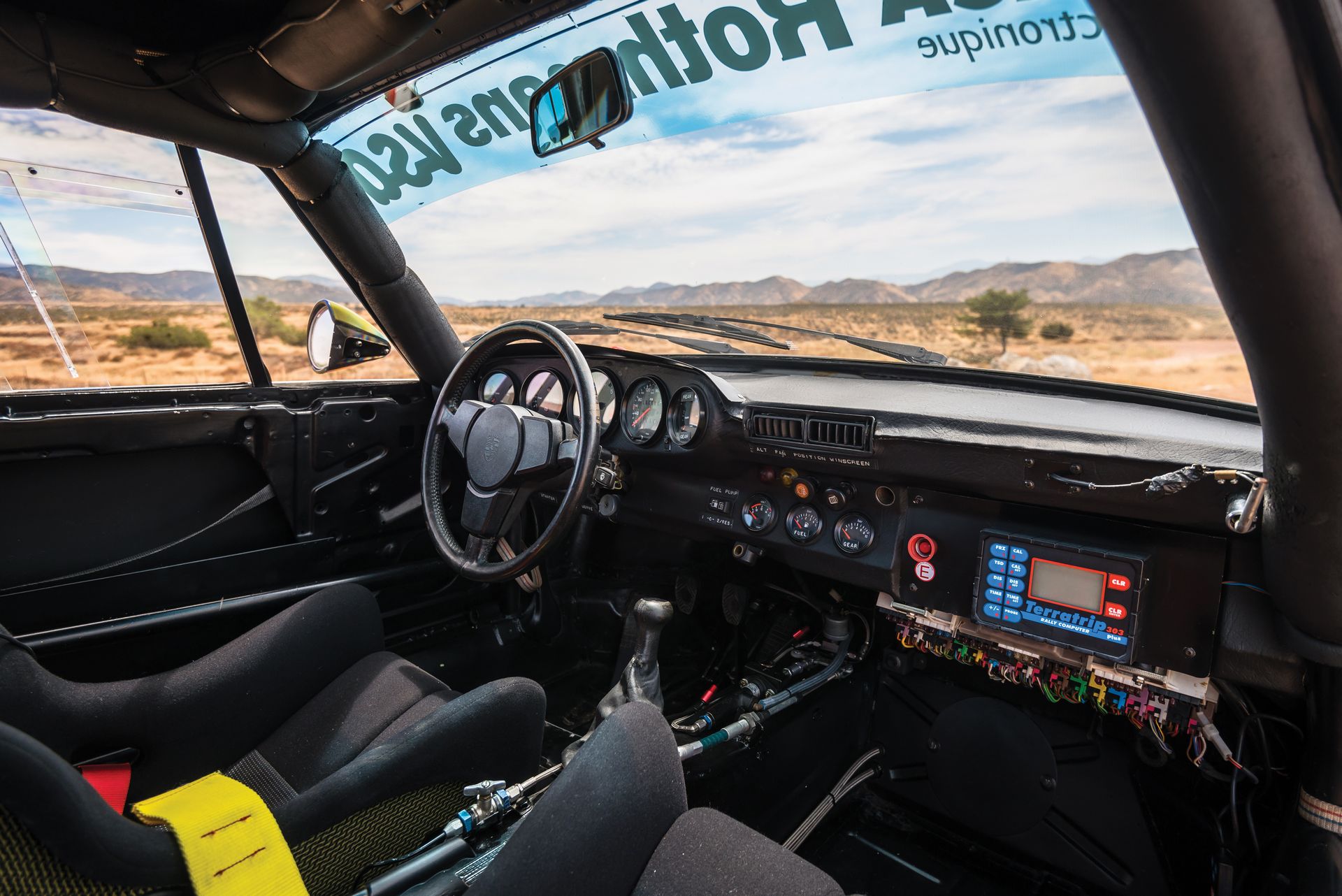 1985-Porsche-959-Paris-Dakar-Auction-4 Porsche 959 Paris-Dakar Expected To Fetch Over $3 Million