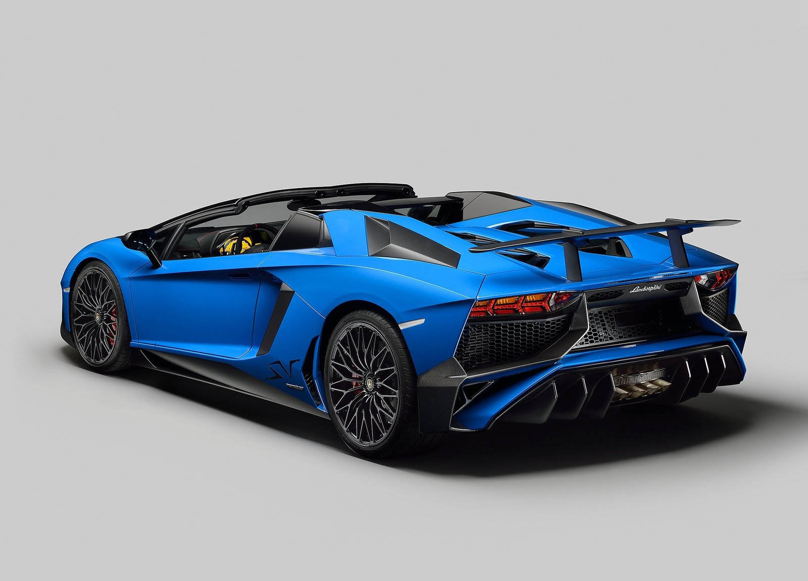 Lamborghini-Aventador_LP750-4_SV_Roadster-2016-1600-04 The Wheel Bolts On Some Lamborghini Aventador SVs Can’t Handle The Stress
