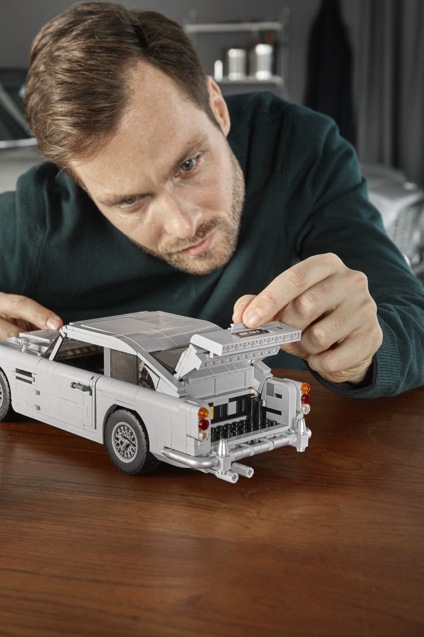 LEG0-Aston-Martin-DB5-75 LEGO’s James Bond Aston Martin DB5 Has A Working Ejector Seat