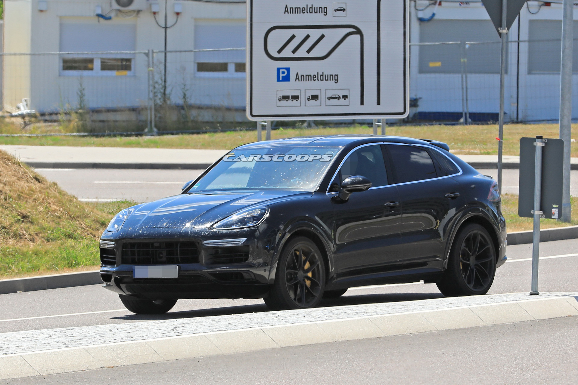 porsche-cayenne-coupe-first-spy-20 2020 Porsche Cayenne Coupe Is Coming For BMW’s X6