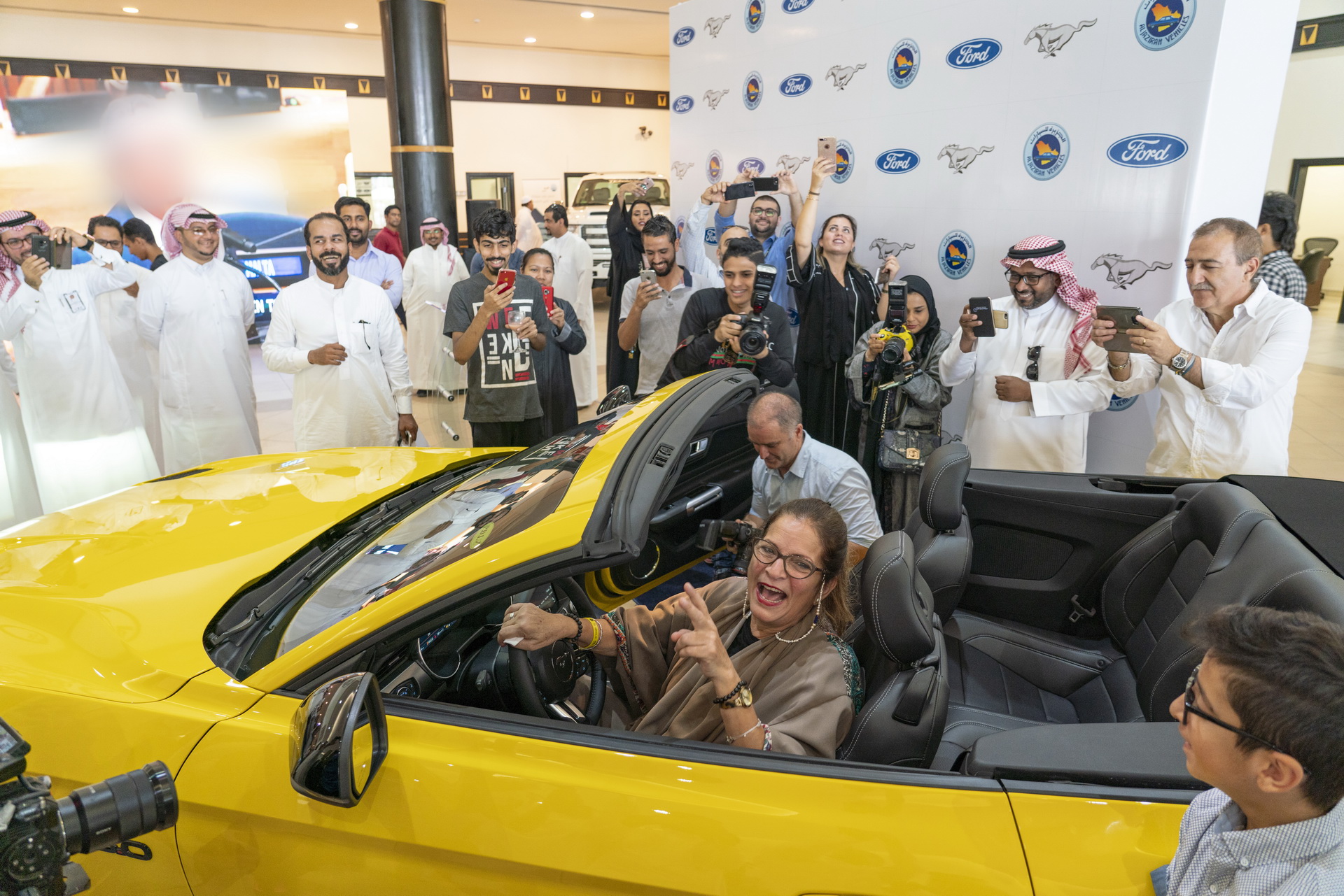 ford-mustang-gt-saudi-arabia-woman-car-driving-3 Ford Gives Saudi Woman Activist A Free Mustang GT After Driving Ban Lifted