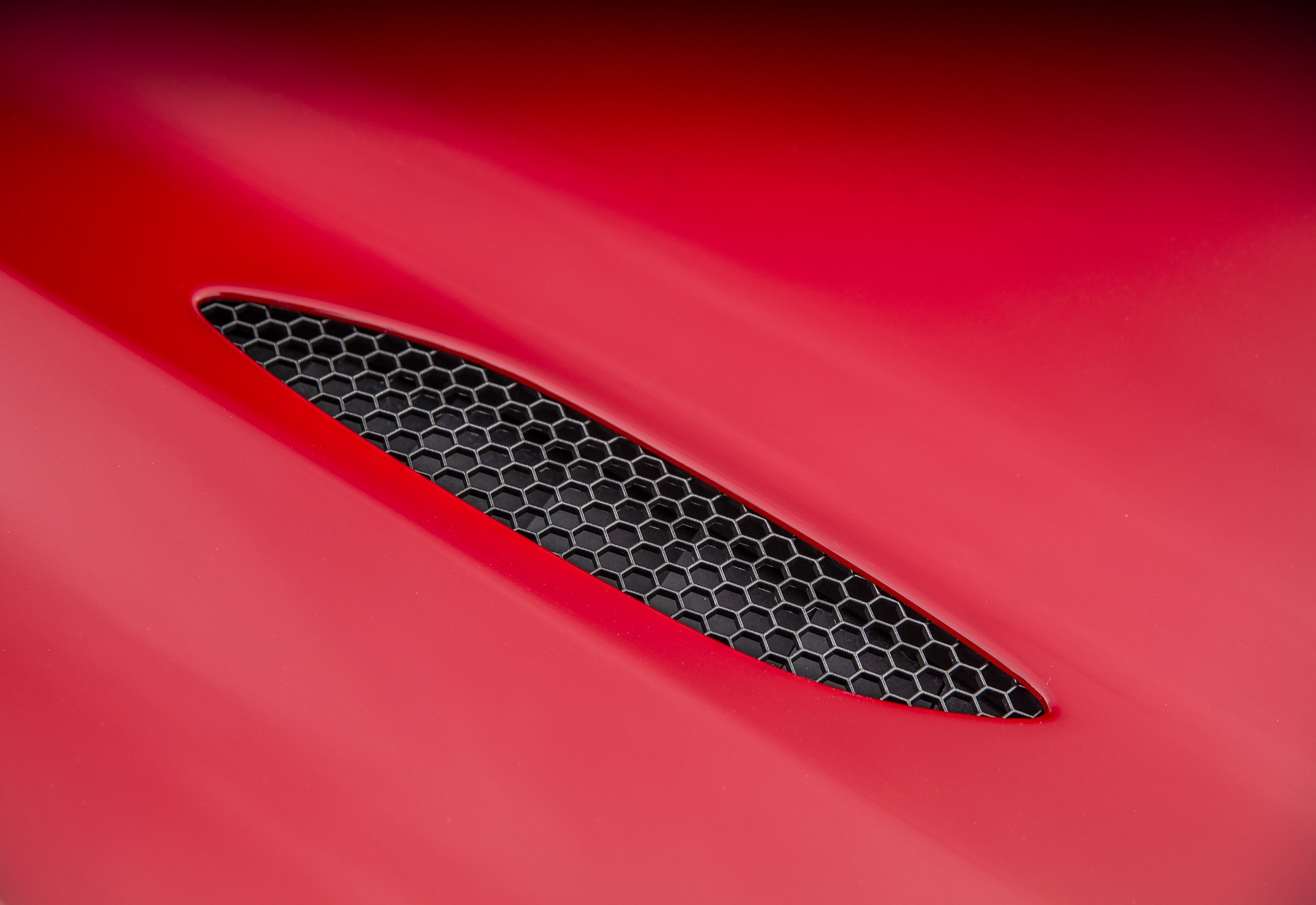 2019-Alfa-Romeo-Giulia-86 2019 Alfa Romeo Giulia Gains New Styling Packages, Additional Equipment