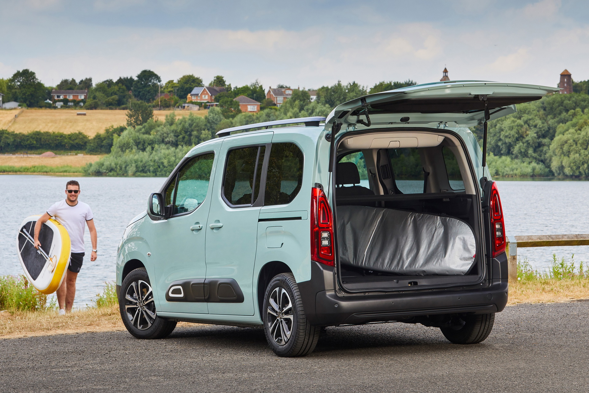 2019-citroen-berlingo-15 New Citroen Berlingo And Peugeot Rifter Go On Sale In The UK