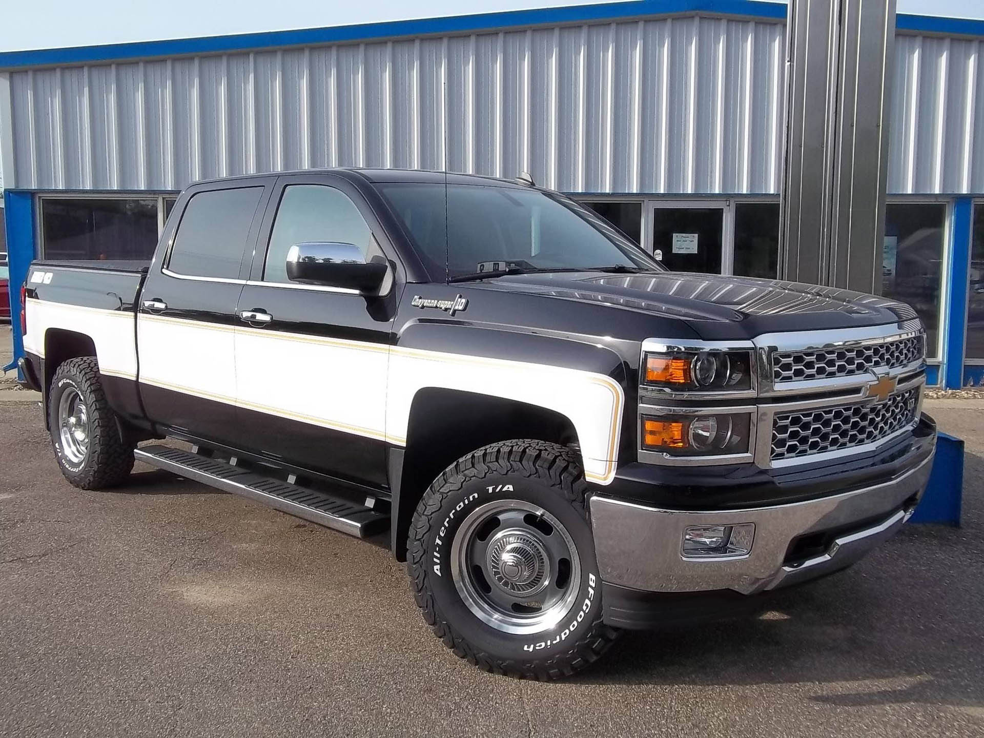 blake-greenfield-chevy-silverado-21 Minnesota Dealer Makes Its Own Deliciously Retro Chevy Trucks